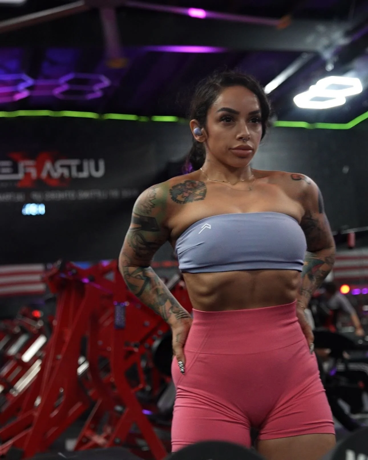 𝗬𝗼𝘂 𝗰𝗮𝗻 𝗱𝗼 𝗶𝘁 💪🏽 put your back into it 😎
bumped ice cube all morning to get me to the gym

#oneractive #flex #fitness #gymselfie #npcbikini