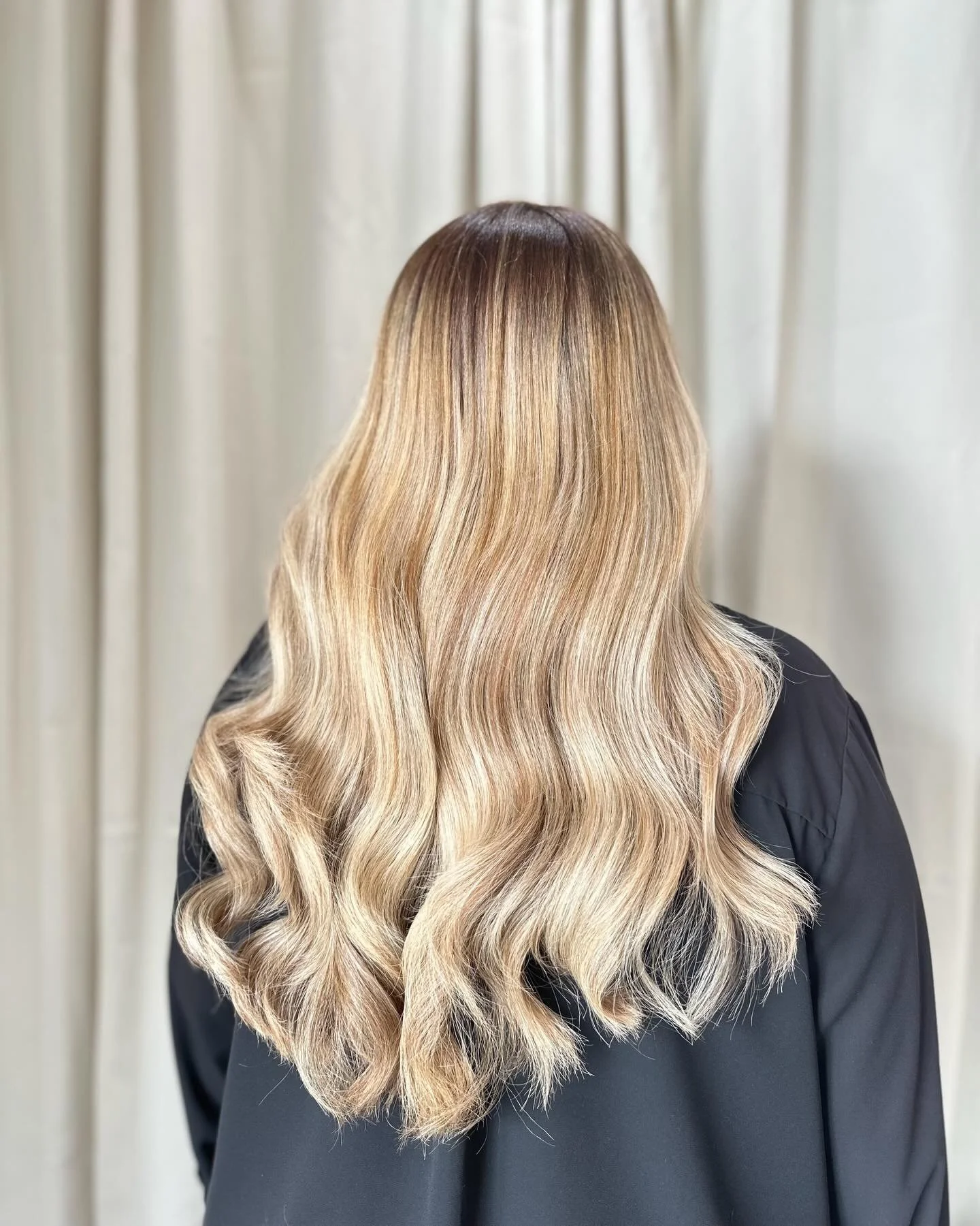 This is for my girls who want to feel effortlessly put together 
with low-maintenance, elevated hair that always looks polished ✨

Stop settling for hair that feels anything less than exceptional

Seamless dimension, refined blending, and that soft, 