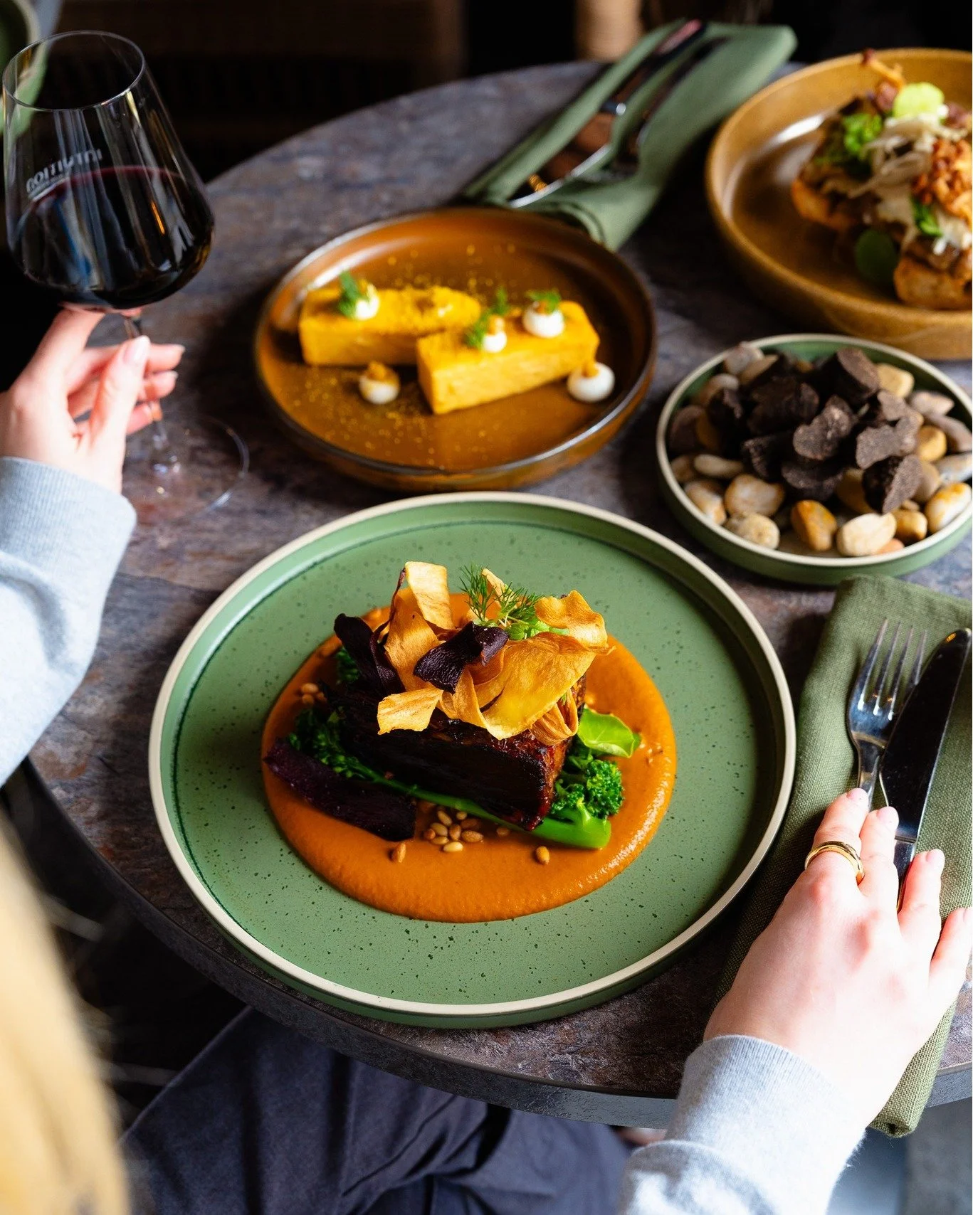 🥩🍺 Father&rsquo;s Day at Intuition &ndash; Sunday, September 7th
We&rsquo;re keeping it simple this year &mdash; our full &agrave; la carte menu will be available, plus one epic Father&rsquo;s Day special:
500g T-bone steak with house-made b&eacute
