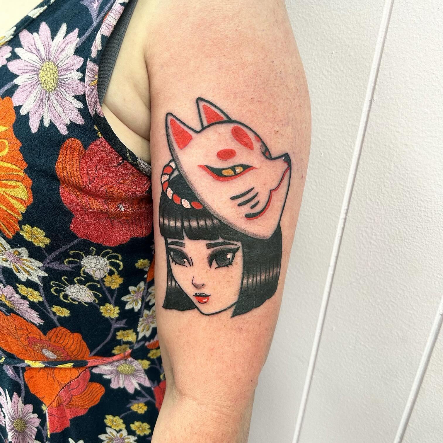 Lady face with kitsune mask by @samanthagenevera 
Samantha has some amazing deals for the month of April! Check out her page to see what she&rsquo;s got available. 
DM or call 07 5648 0626 to book! 
&bull;
&bull;
&bull;
&bull;
&bull;
#new #fyp #tradt