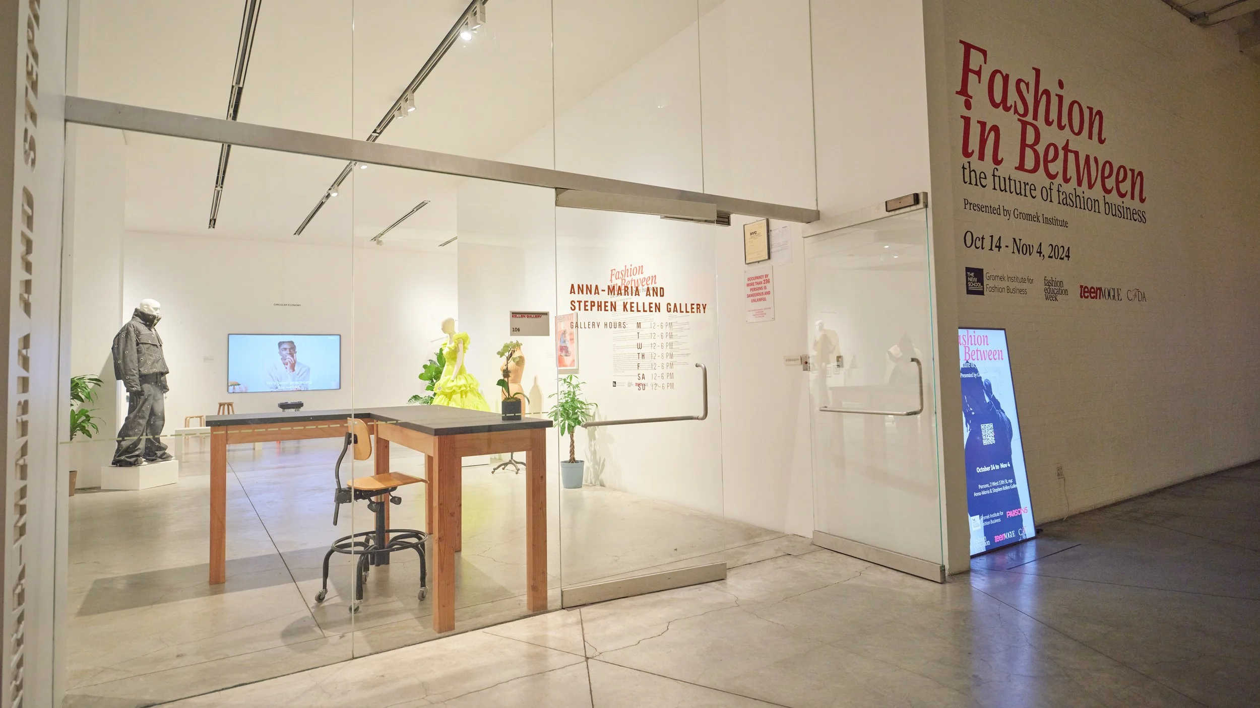 Fashion In Between64931.jpg