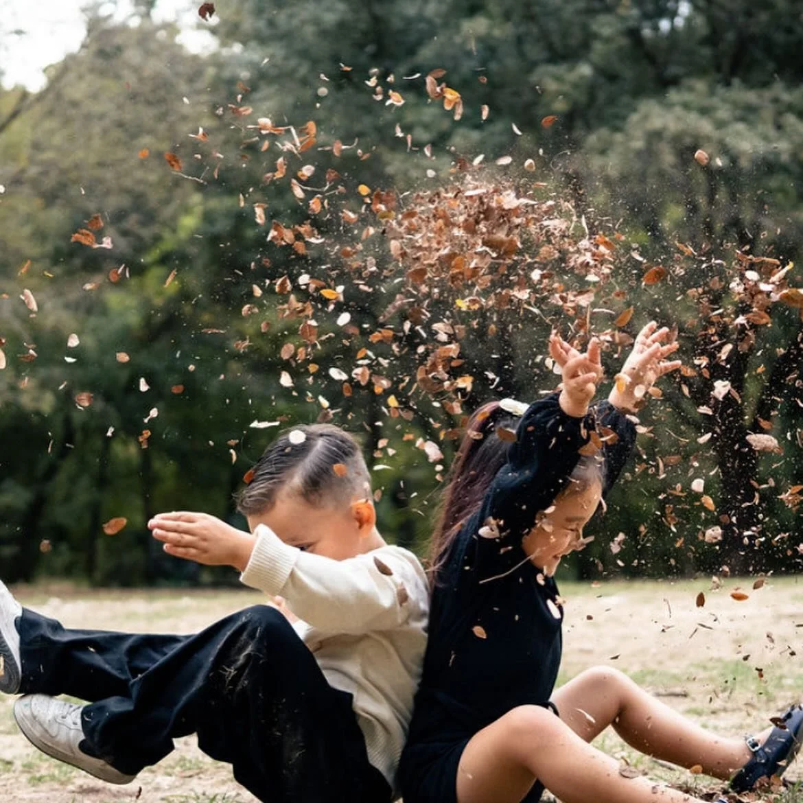 The most gorgeous family session I&rsquo;ve ever done! Fall is in full swing in ATX🍂🤎
&bull;
&bull;
#ATXfamilyphotos #austinphotograpger #atxphotographer #RedBudIsle #austintexas #familyphotosaustintexas