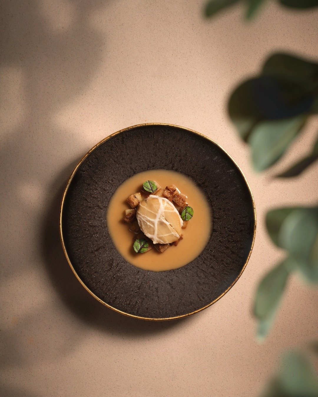 Inspired by Familiar Favourites, Elevated Through Craft

A refined take on the beloved yong tau foo, this dish features tender green lip abalone paired with delicate bamboo fungus&mdash;an ingredient Chef Su discovered on her travels through China. F