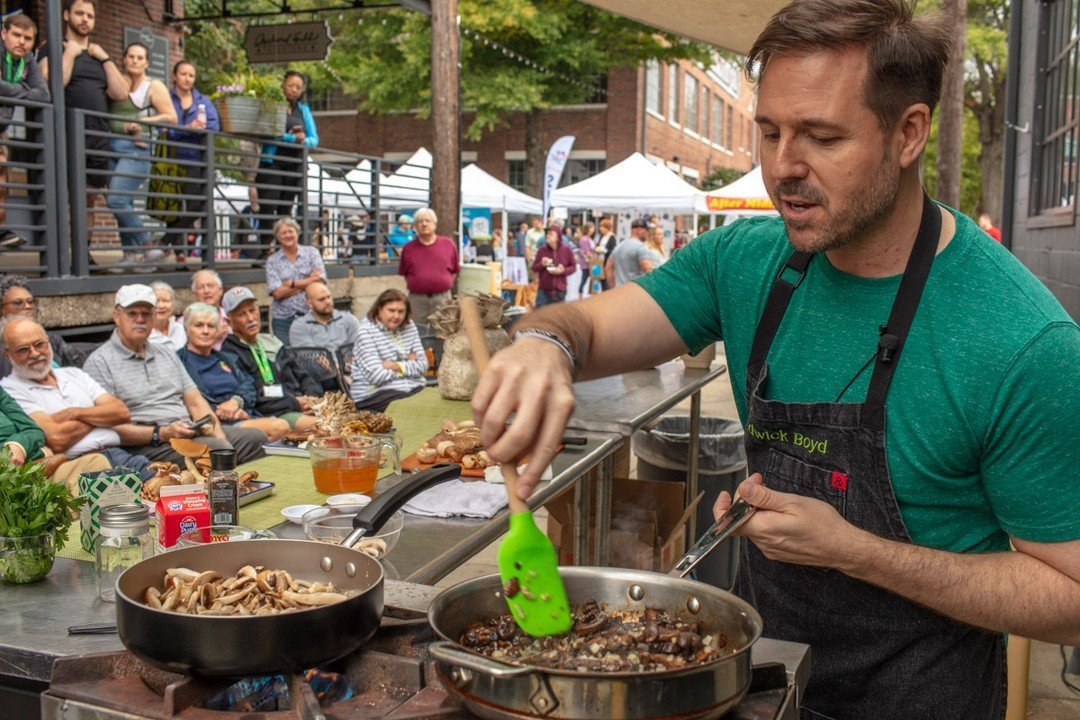 The @marketatpepperplace was buzzing with energy and delicious flavors at FOOD+Farmers! 🌽 From chef demos to tasting stations, poetry readings in the garden and the freshest produce around, it was a food lover&rsquo;s paradise. A huge shout-out to e