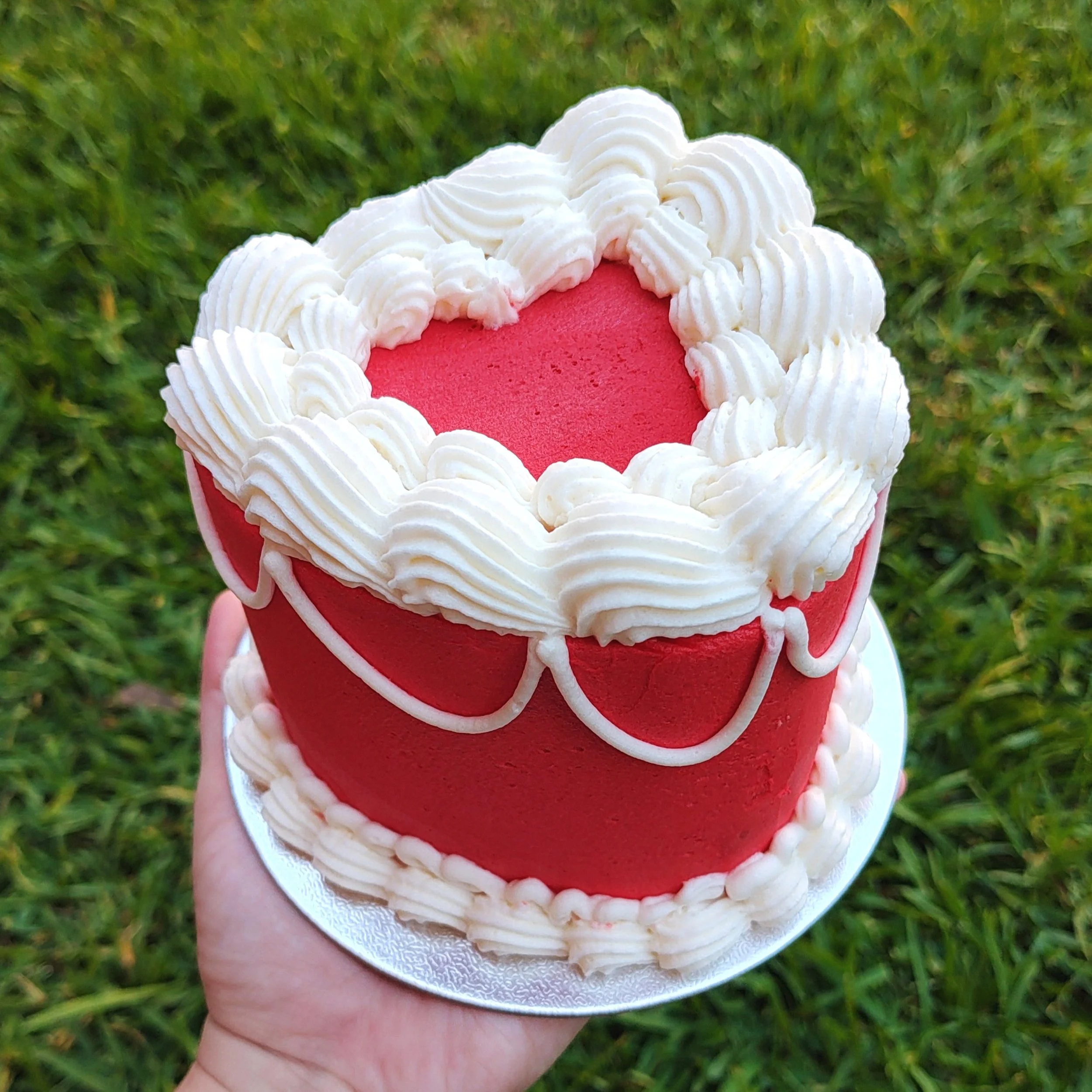 Vintage Piping Heart Mini Cake