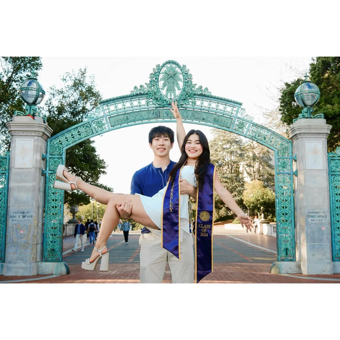 Sather Gate 🧸💙💛 Happy graduation! 🥳
ft. cutest couple @lauren.z_ and @justincxu 🫶💗

#graduation #graduationpictures #berkeley #ucberkeley #berkeleygraduationphotographer #graduationphotography #graduationphotoshoot #myberkeleypov #berkeleypov #