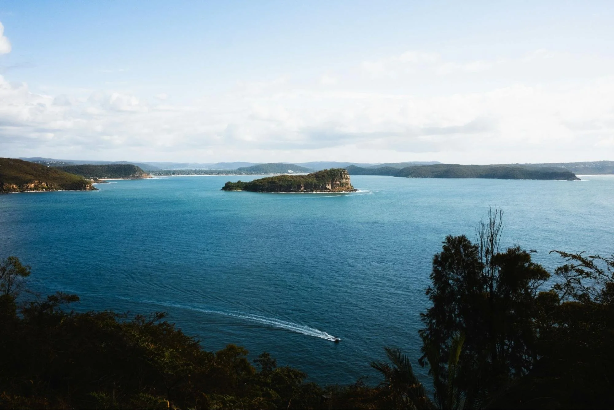 Blue waterways, bushland and island views from Ku-ring-gai Chase National Park