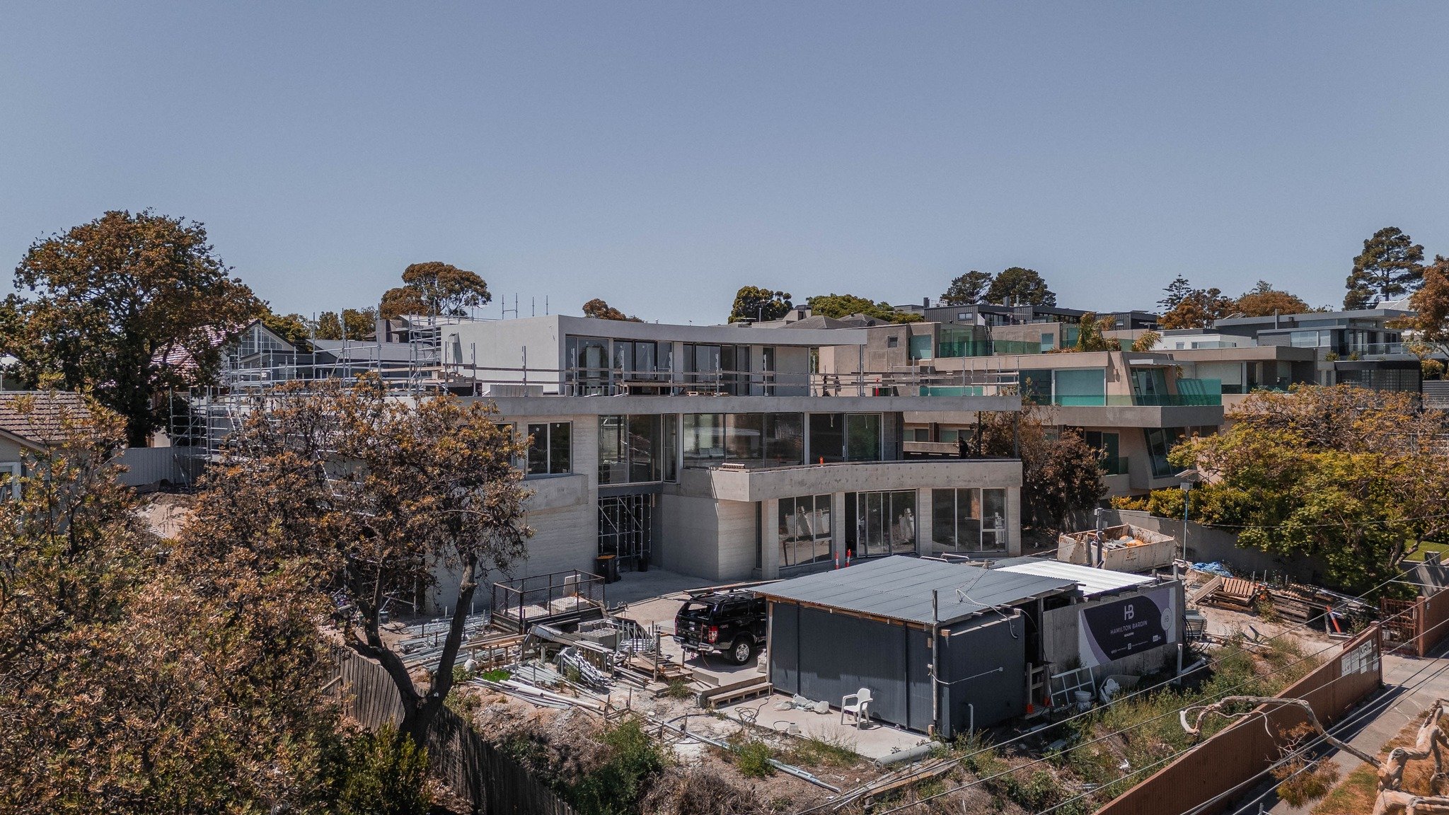 A large-scale architectural build in Beaumaris, currently underway with @hamiltonbardin .Projects at this scale don't get simpler,they get more demanding. 

Multiple roof planes, flat roof sections integrated with solar, curved architectural forms, a