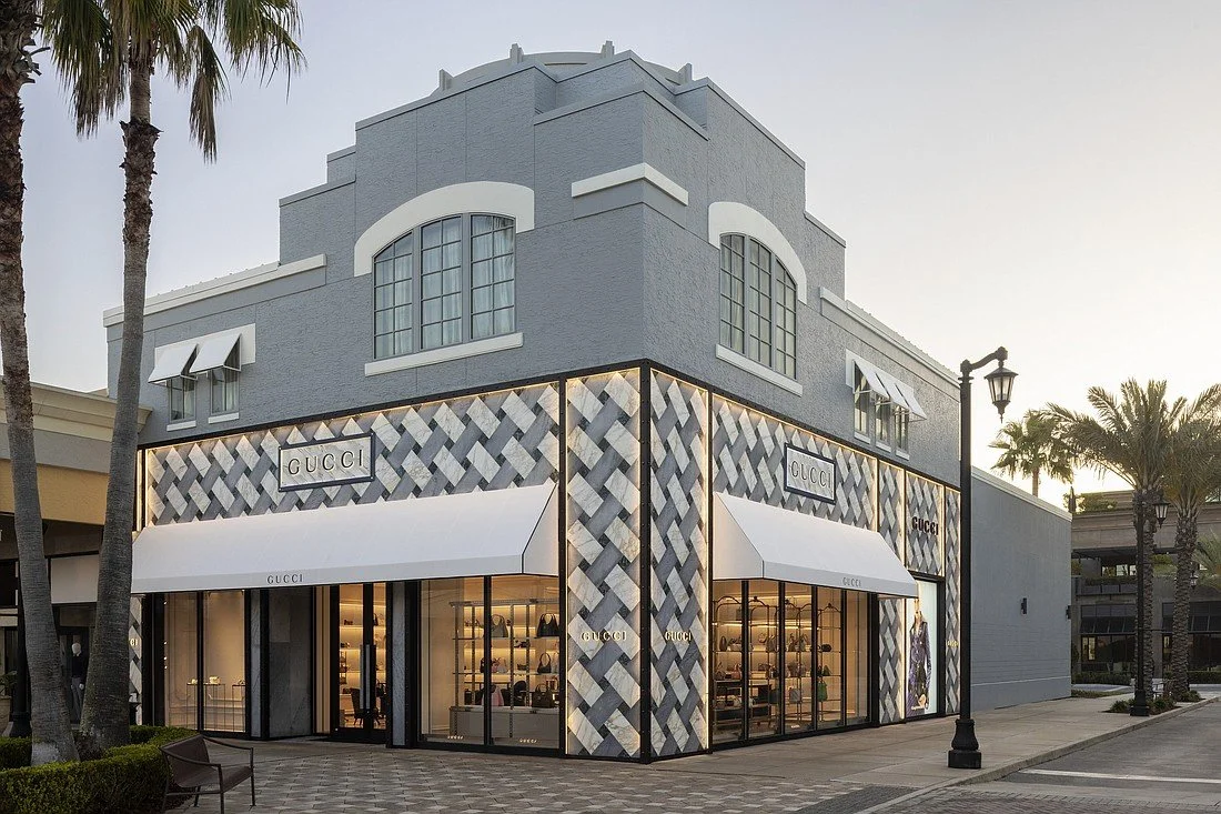 Gucci_exterior_t1100.jpg