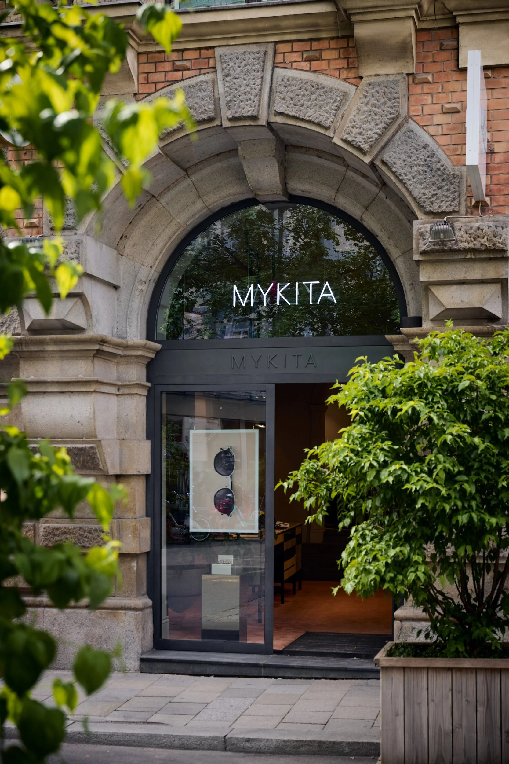 Thatenhorst_Mykita_Daniel_Schaefer_Studio_001.jpg