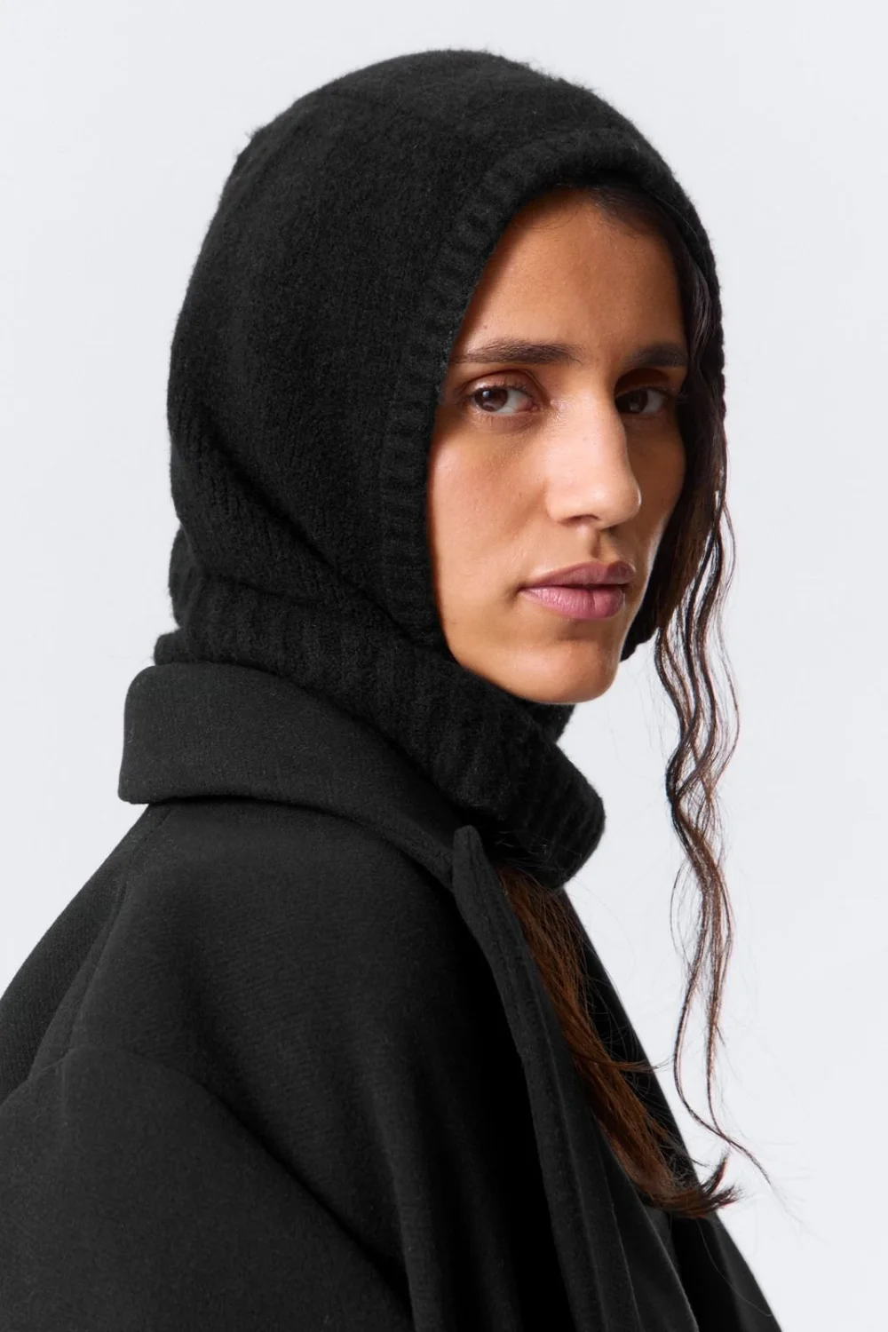 KNITTED HOOD - £24
