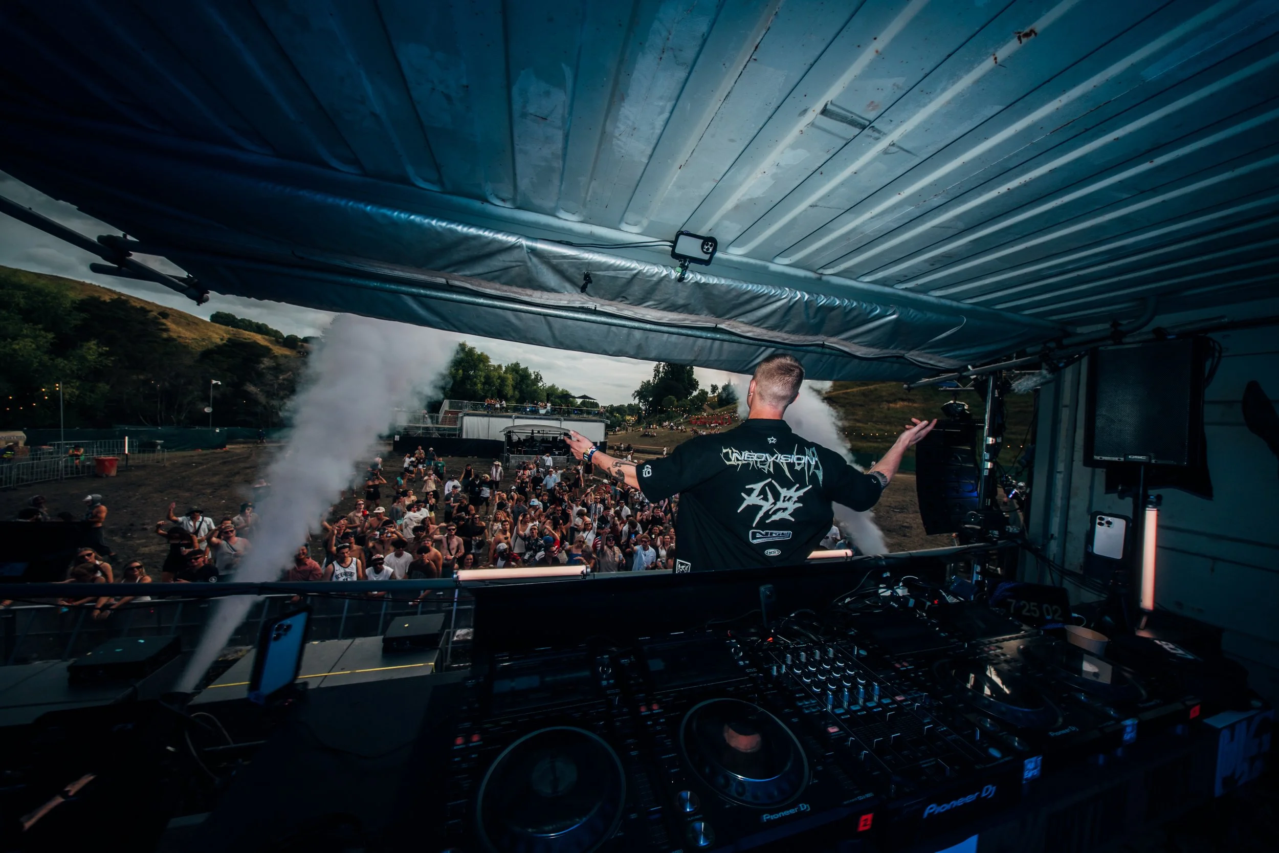 Launch Media x Brigsy RNV-9.jpg