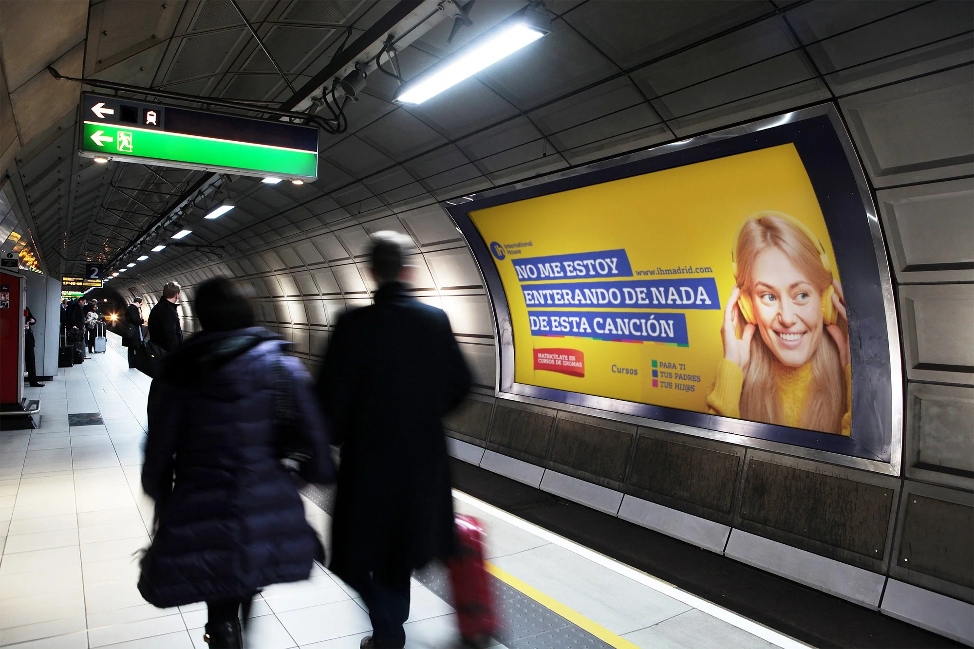02mupi-advertising-jet-metro-madrid-anuncio.jpg