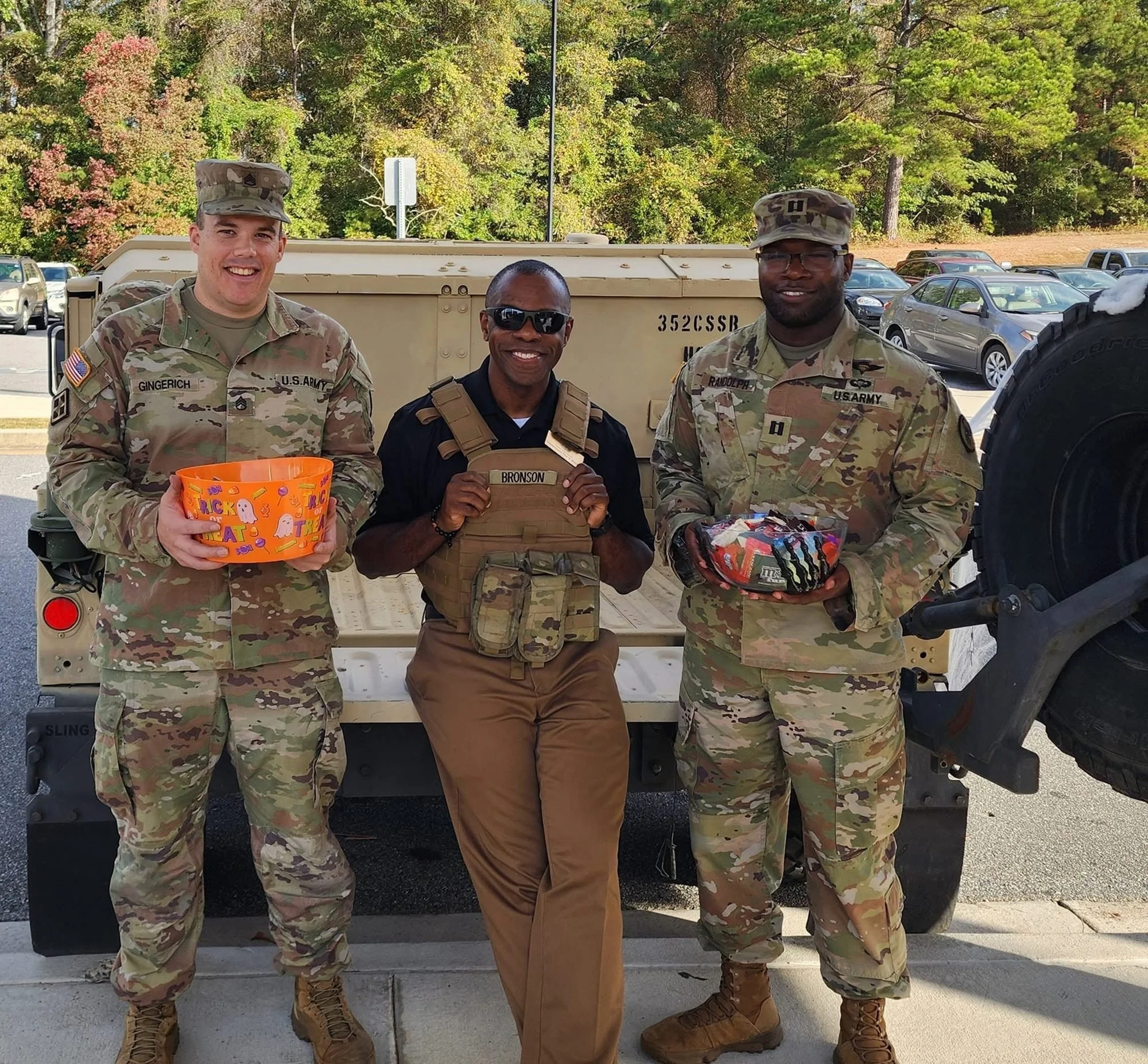Halloween trunk-or-treat
