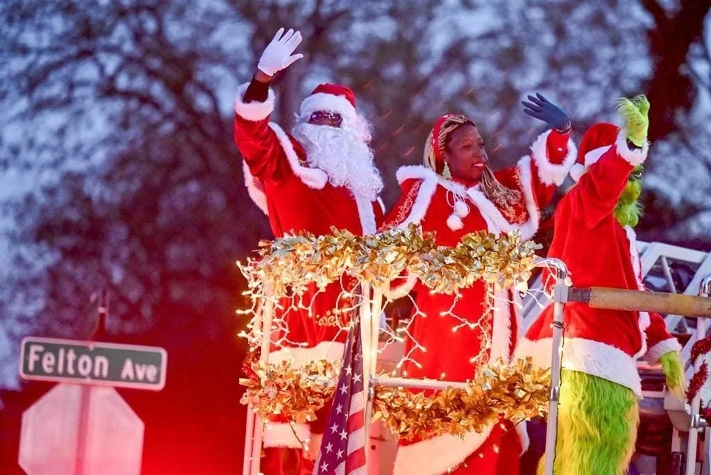 Santa spotting on Felton Avenue