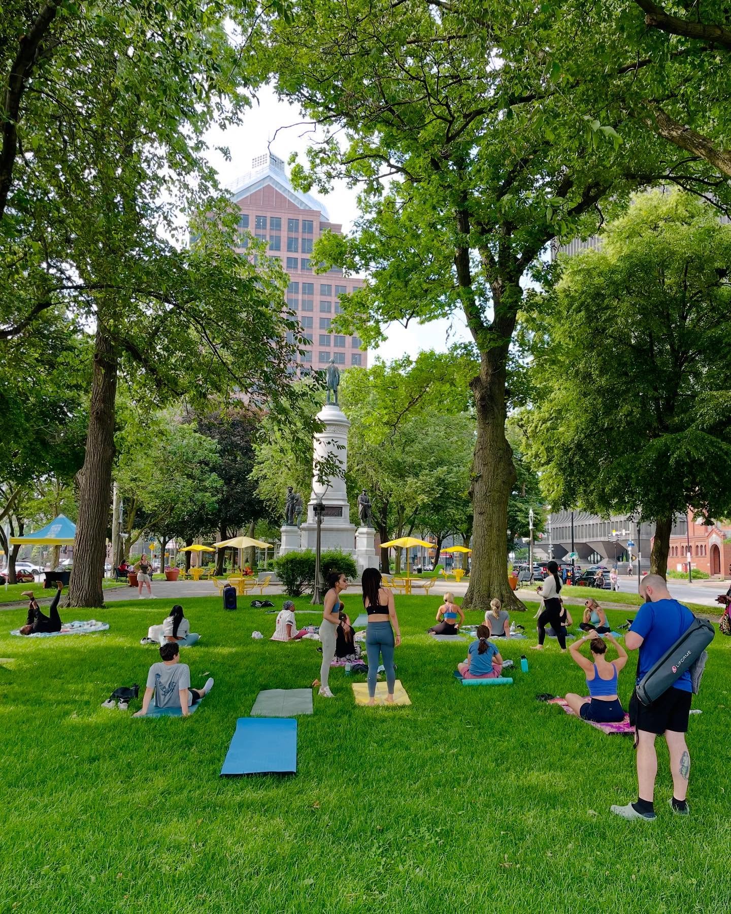 It&rsquo;s HIIT Girl Summer! Join us and @vaultrochester downtown this Wednesday at 5:30 PM for a HIIT workout with Amy as part of our FREE Fitness in Washington Square series! All levels are welcome &amp; bring a mat if you have one!

📍 Washington 