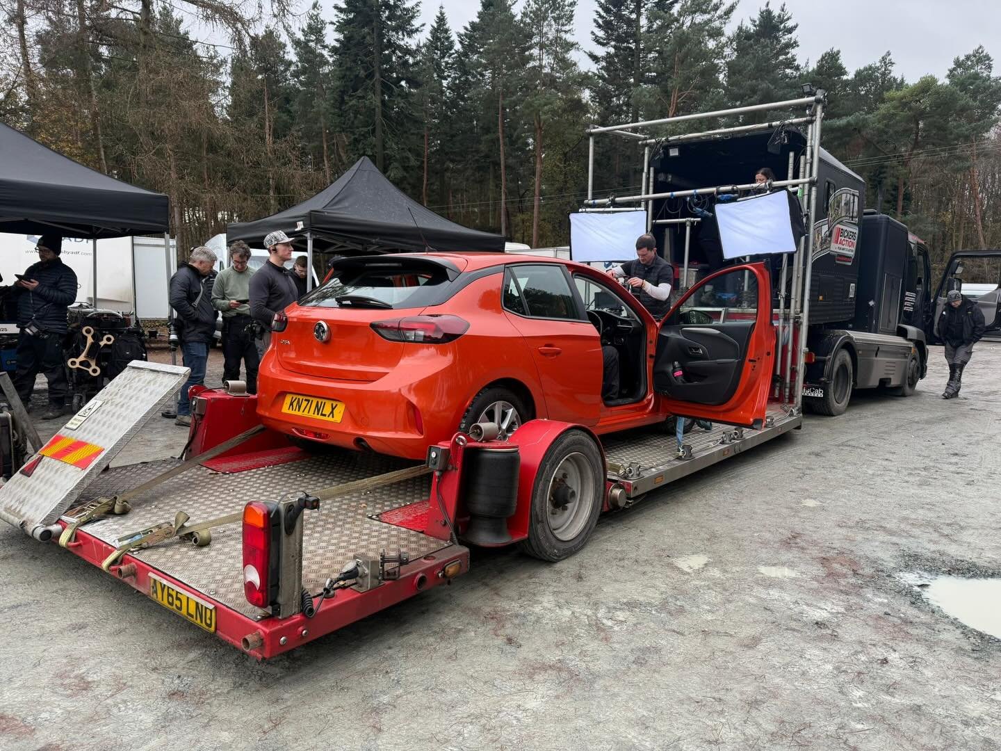 Nice little car rig with Gaffer @joy9205 on one of the exciting projects we&rsquo;re currently servicing&hellip;

Two @creamsource Vortex 8&rsquo;s and a @dmglighting dash kit, full Controll and some pixel mapping with the @blackoutlightingconsole 

