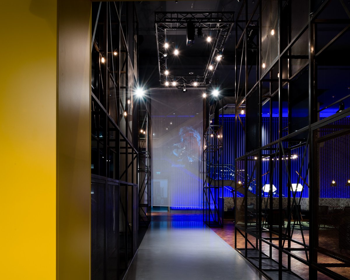 O2VIP by Jim Stephenson-8 LoRes.jpg