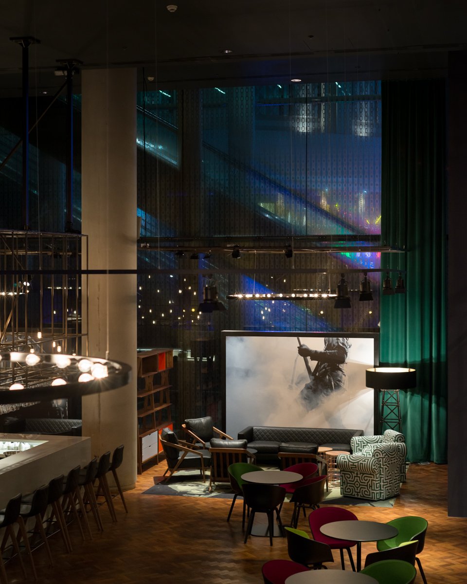 O2VIP by Jim Stephenson-21 LoRes.jpg