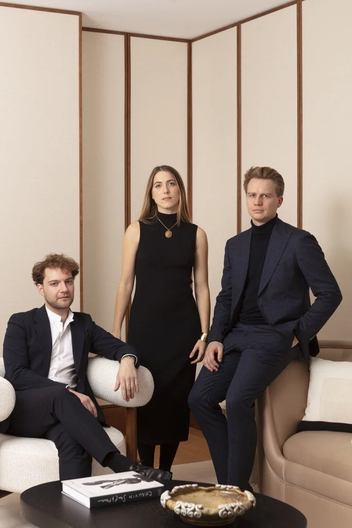 Noûs Art: Shaking Up the Art World with Bold Vision 