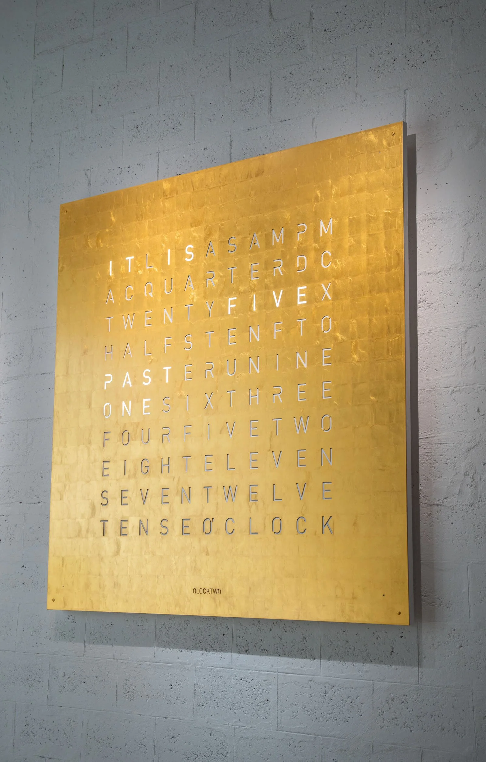 qlocktwo-11.jpg
