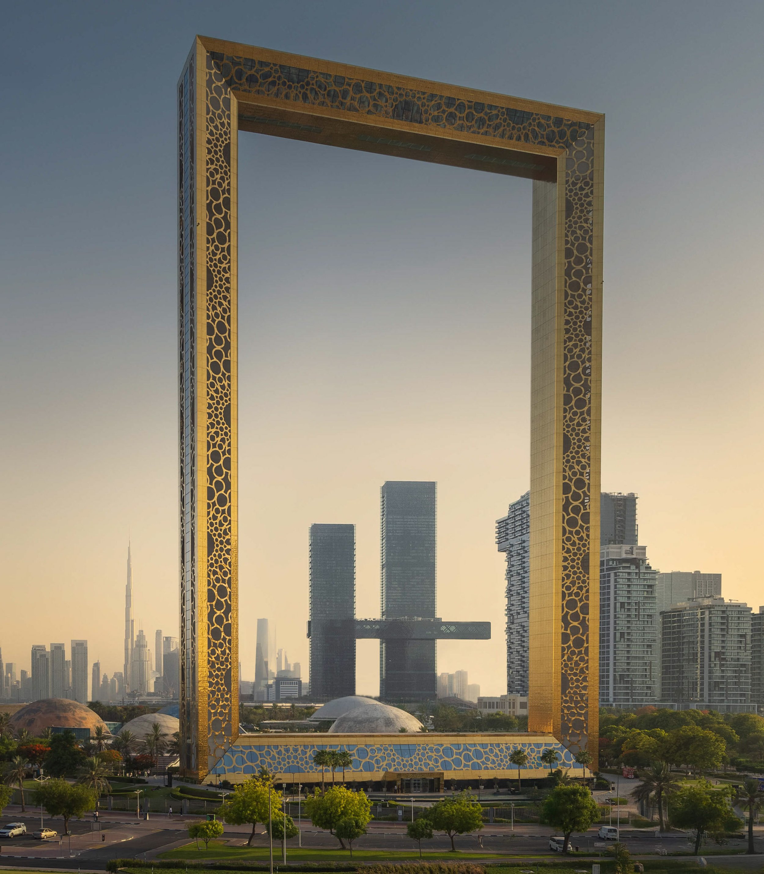 dubai-frame-sunrise-cityscape-ahmad-alnaji-sarab.jpg