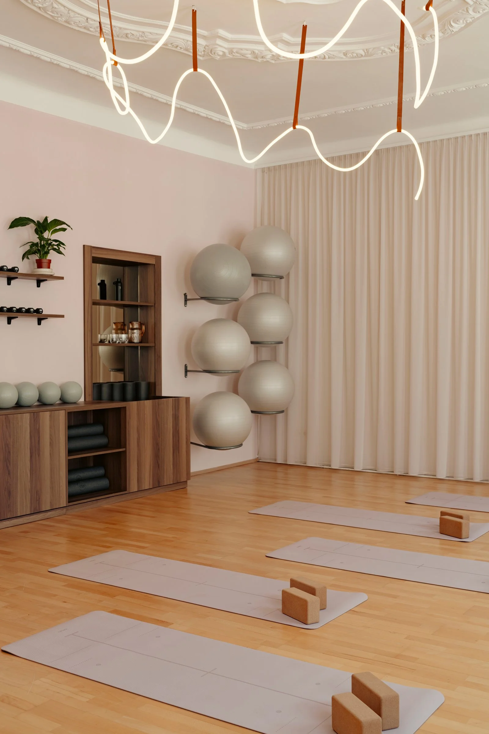 studio-hana-salley-pilates-studio-04.jpg