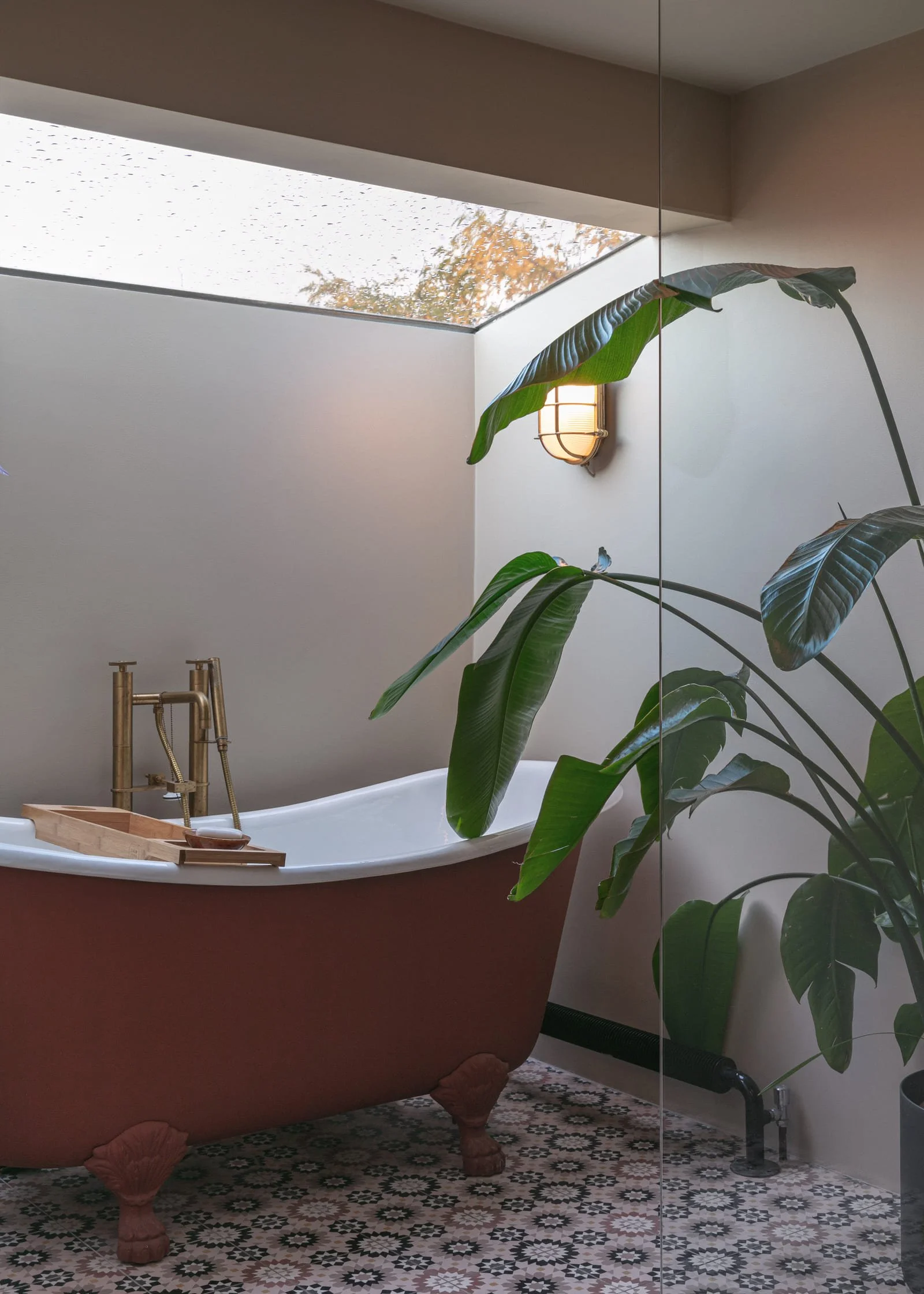 anouska-tamony-artist's-residence-ensuite-bath.jpg