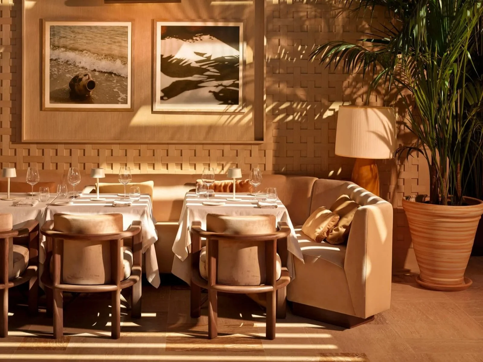 Dining space designed by URBANJOBS showing spatial rhythm and atmosphere