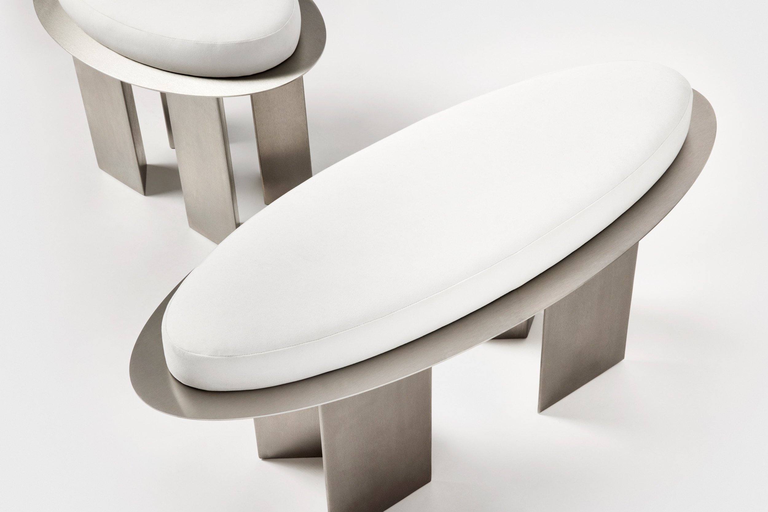 GARANDI Bench by Thayra Correia - Designeers