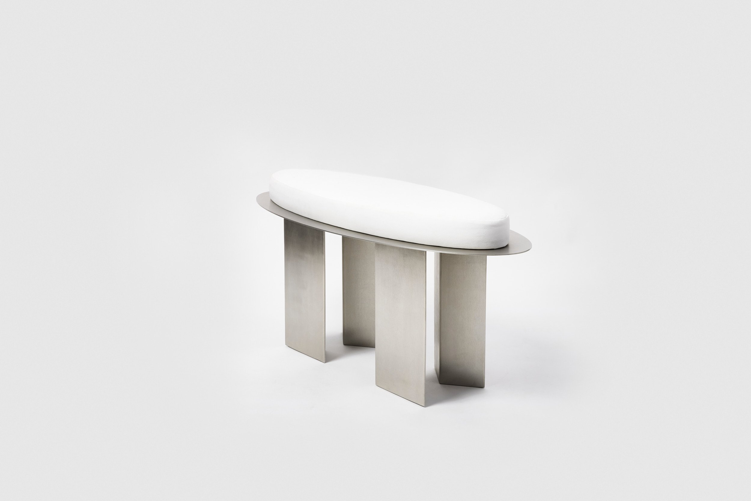 GARANDI Bench by Thayra Correia - Designeers