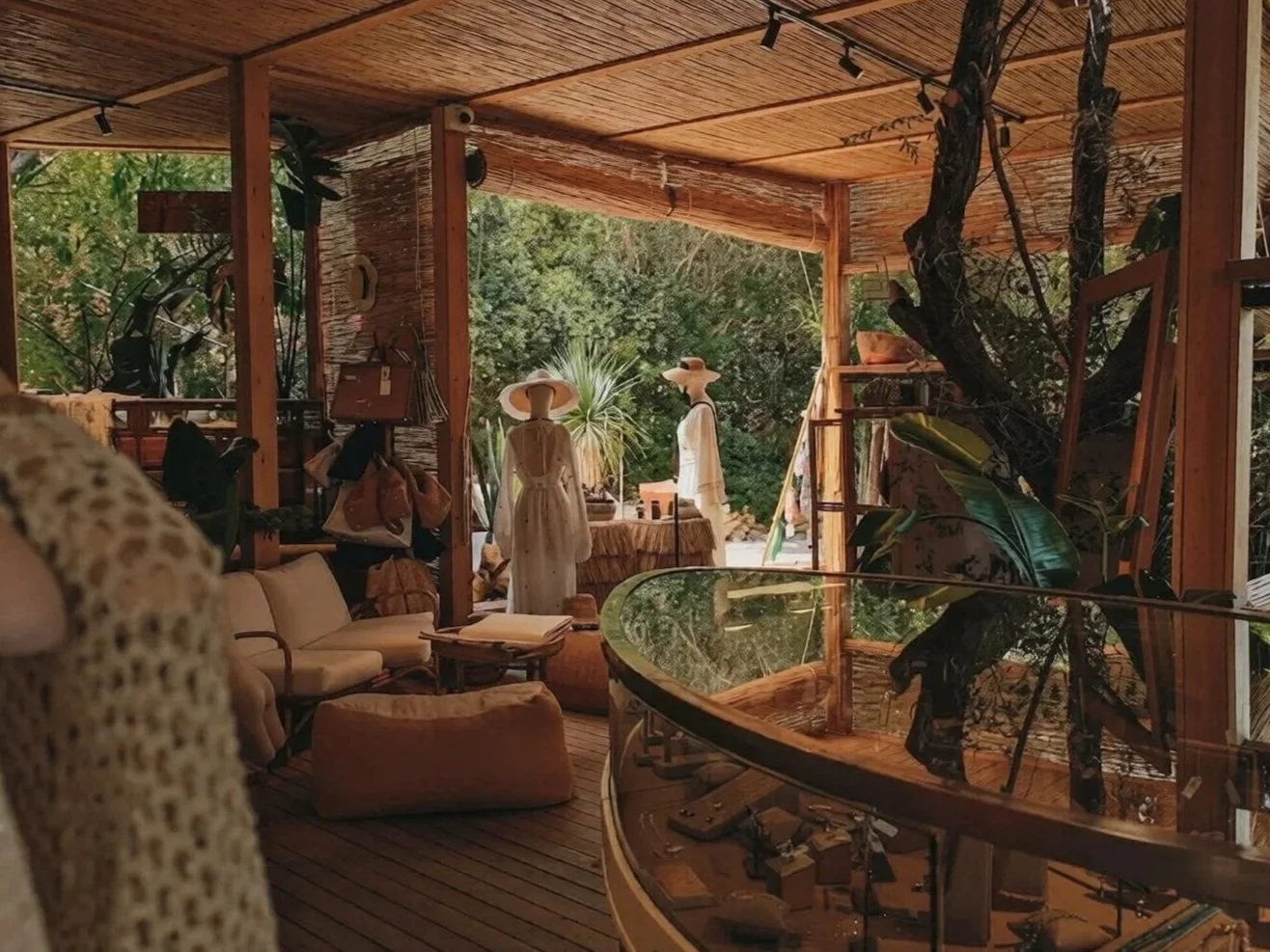 ’74ESCAPE Store and Gallery at Maçakızı in Bodrum