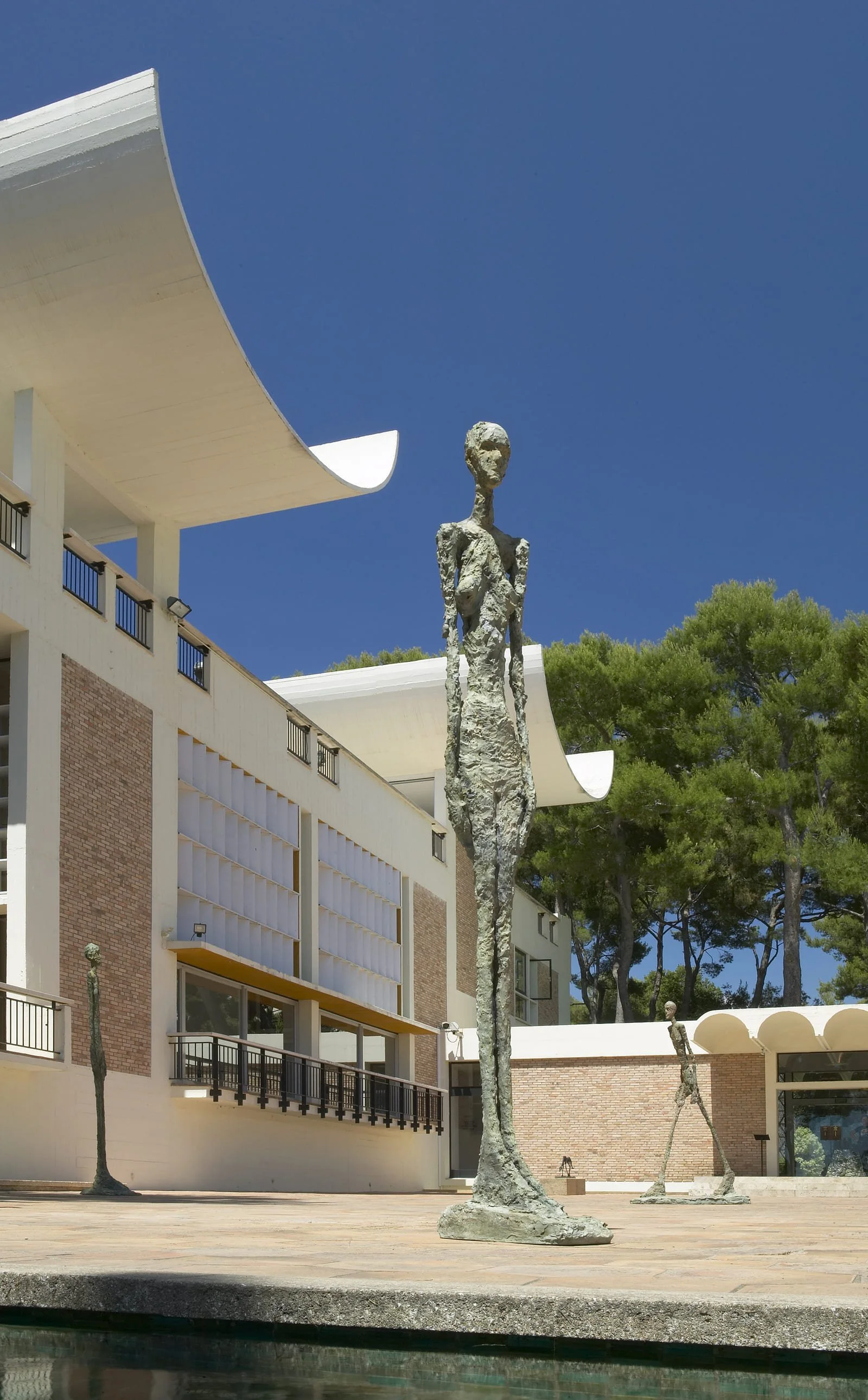 Sunlight filtering through Josep Lluís Sert's curved rooftop windows at Fondation Maeght, Saint-Paul-de-Vence