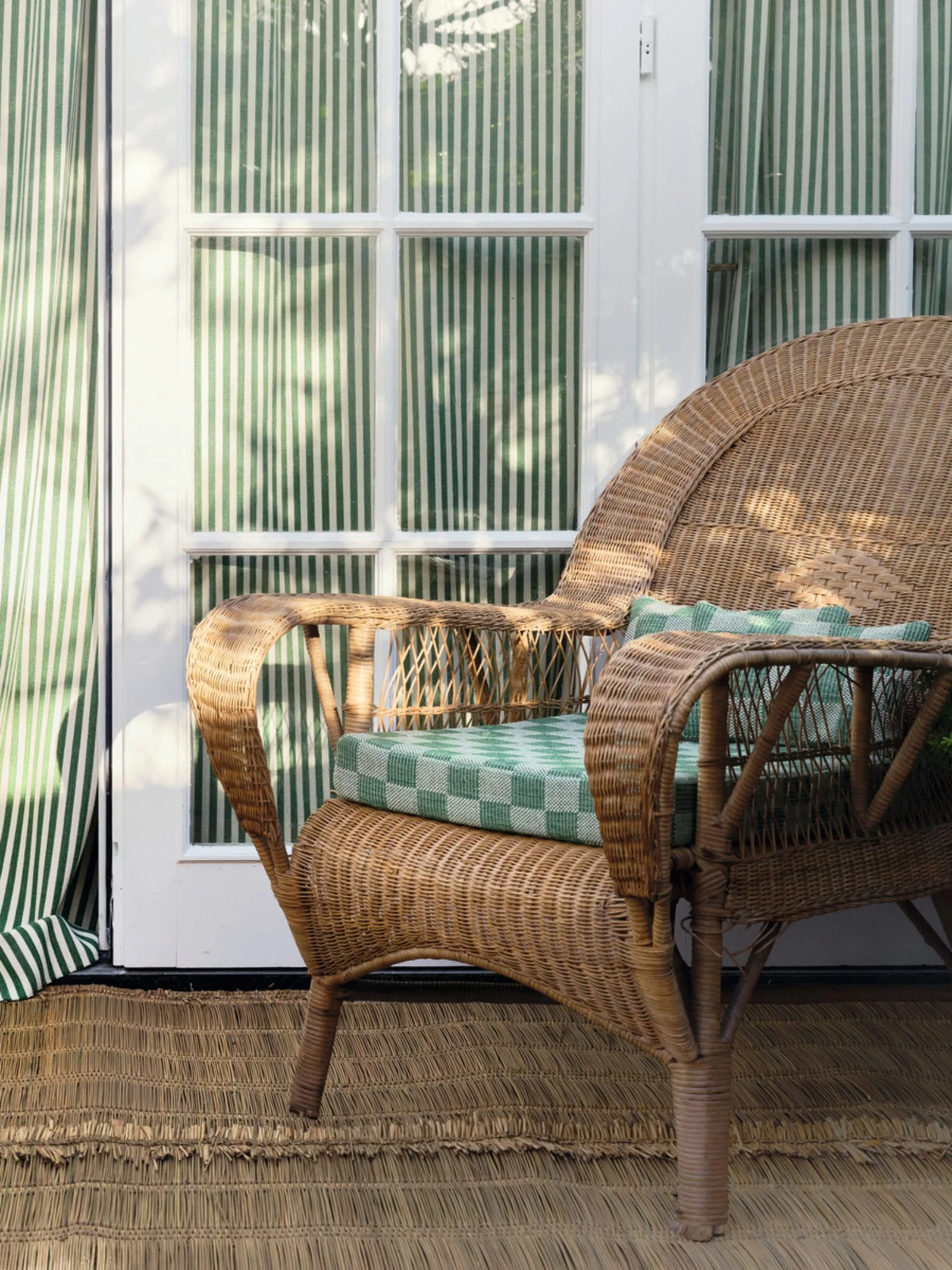Decorative Élitis fabric surface highlighting graphic pattern and material innovation in modern interiors