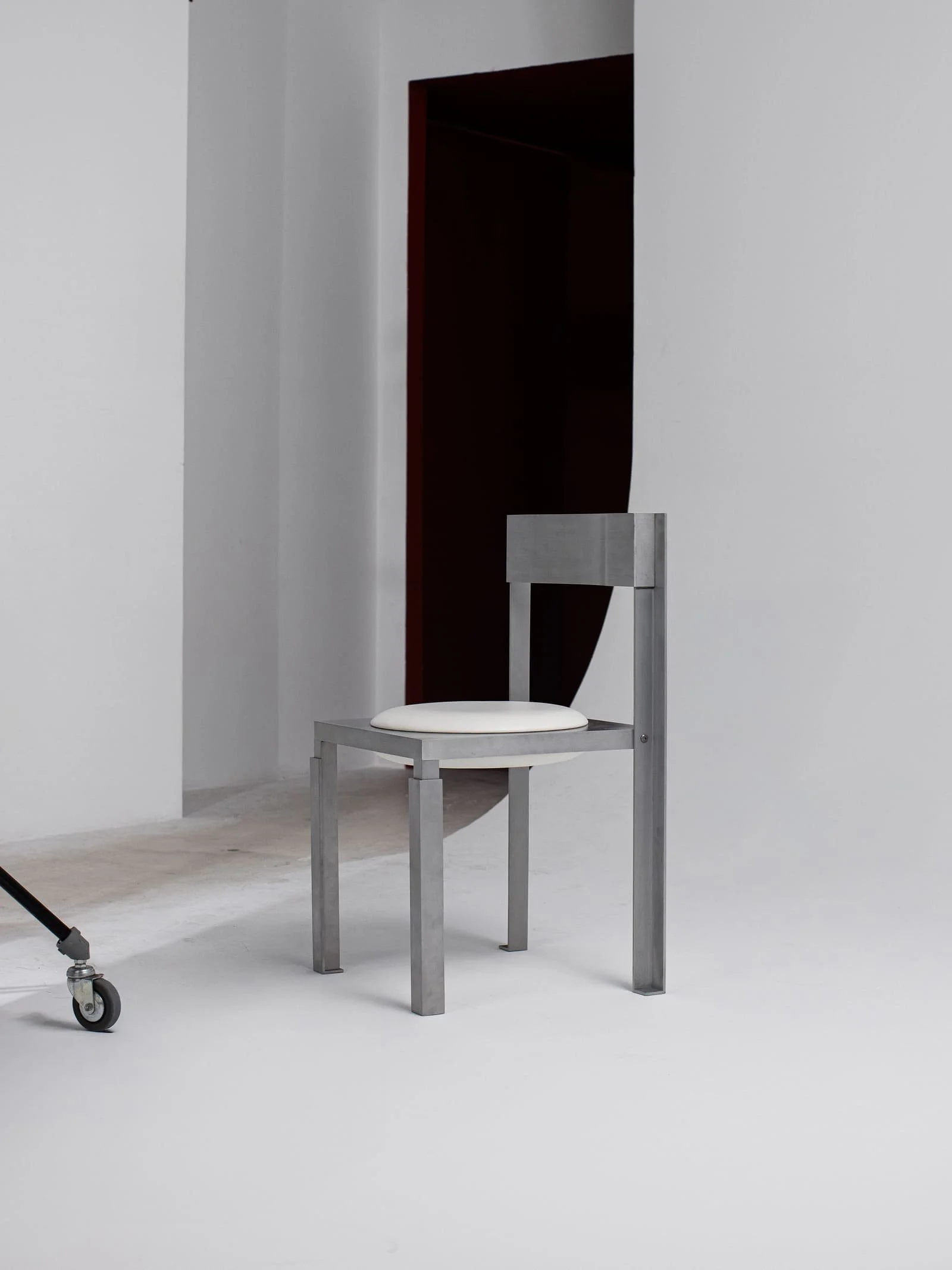 yet-studio-strut-chair-02-photographer-tuğçe-seçen.jpg
