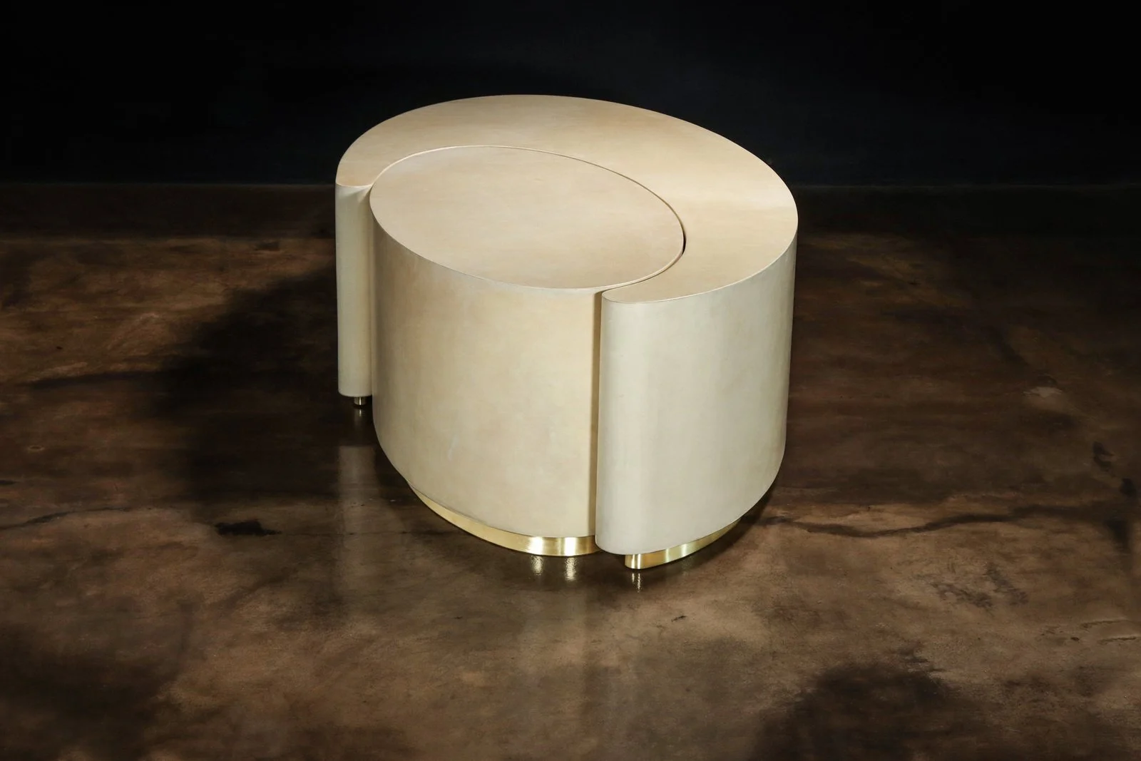 Cadenza Table by Costantini 06.jpg