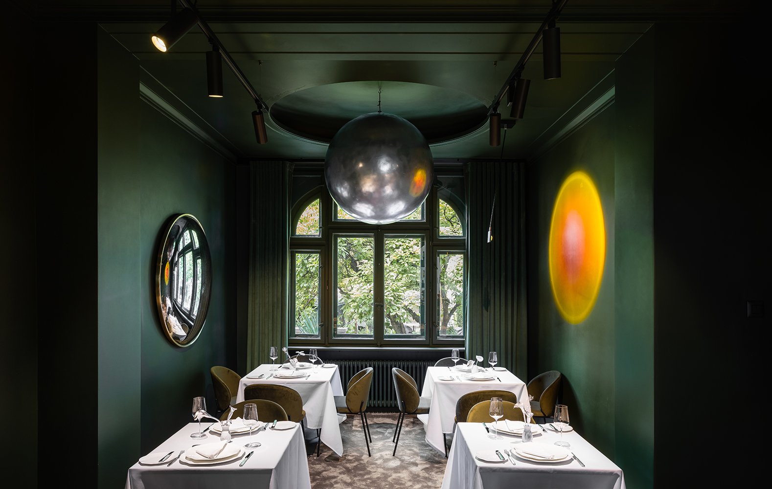 Belgrad 2 restaurant interior with relaxed atmosphere and contemporary details