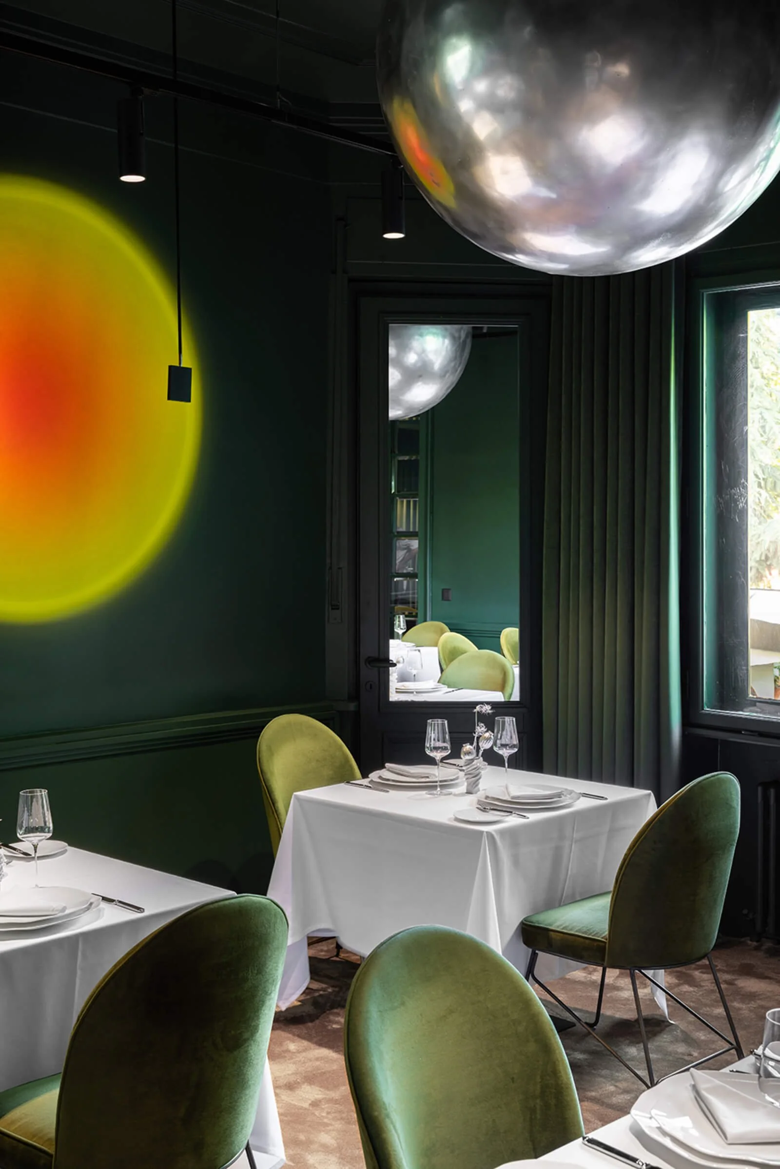 Minimalist interior architecture by Bogdan Ciocodeica Studio