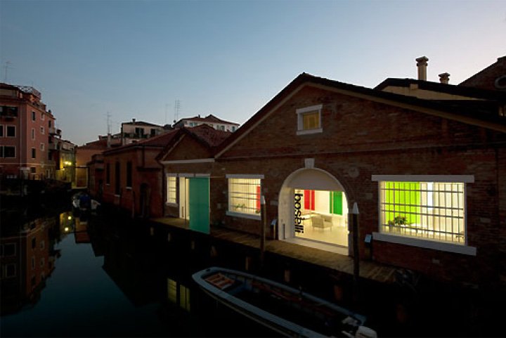 Industrial-style design gallery interior at Boselli Venezia overlooking a canal