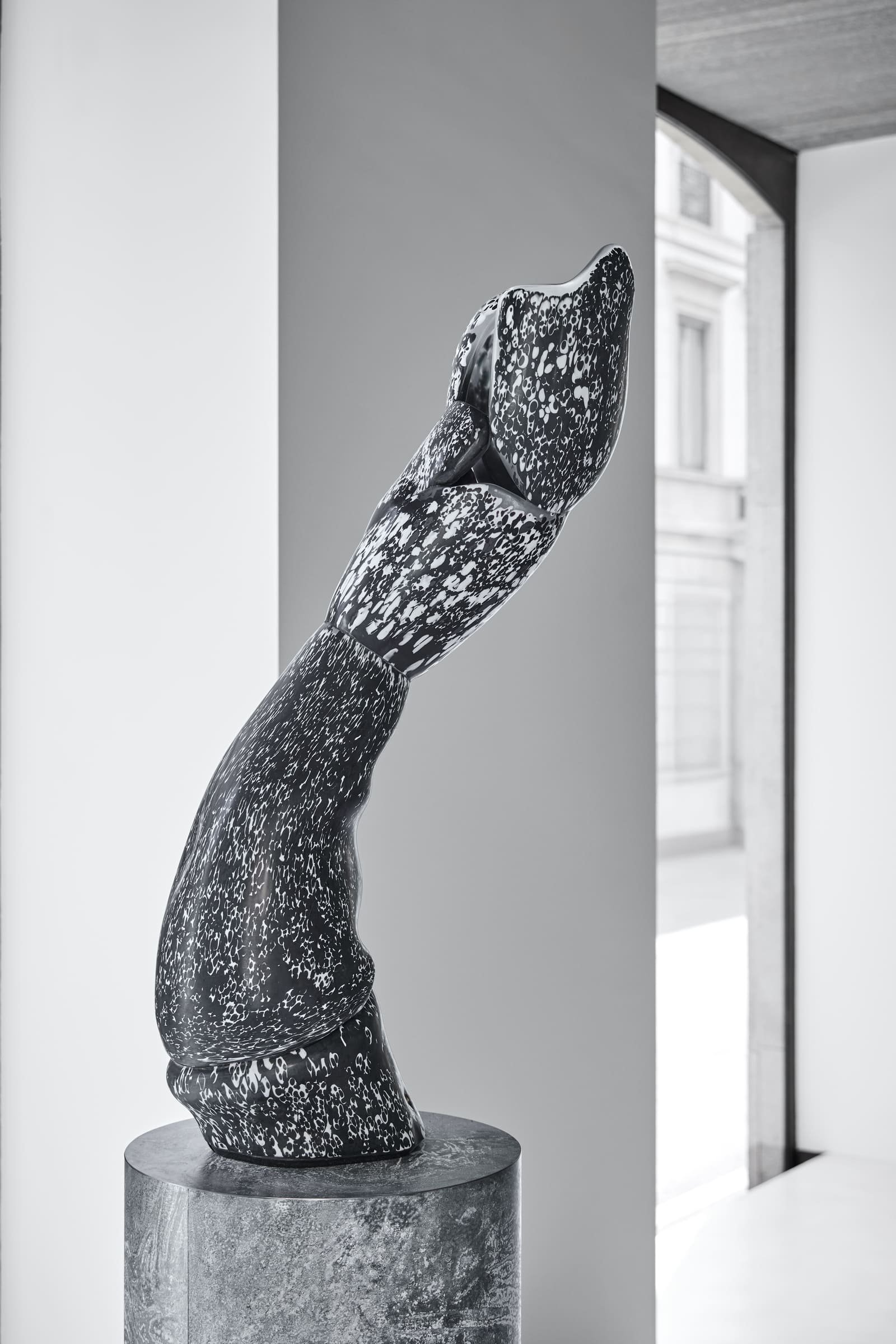 Cosmic-inspired material exploration in Vincenzo De Cotiis collection