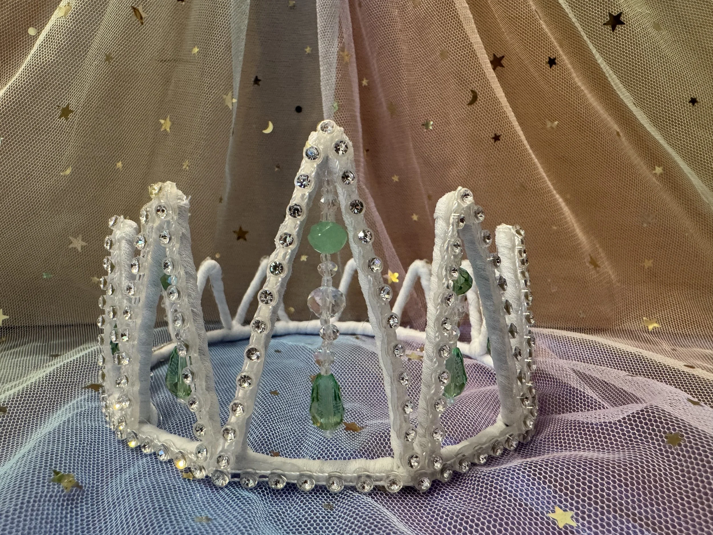 Crown with rhinestone and green and clear crystal beads- 13 points