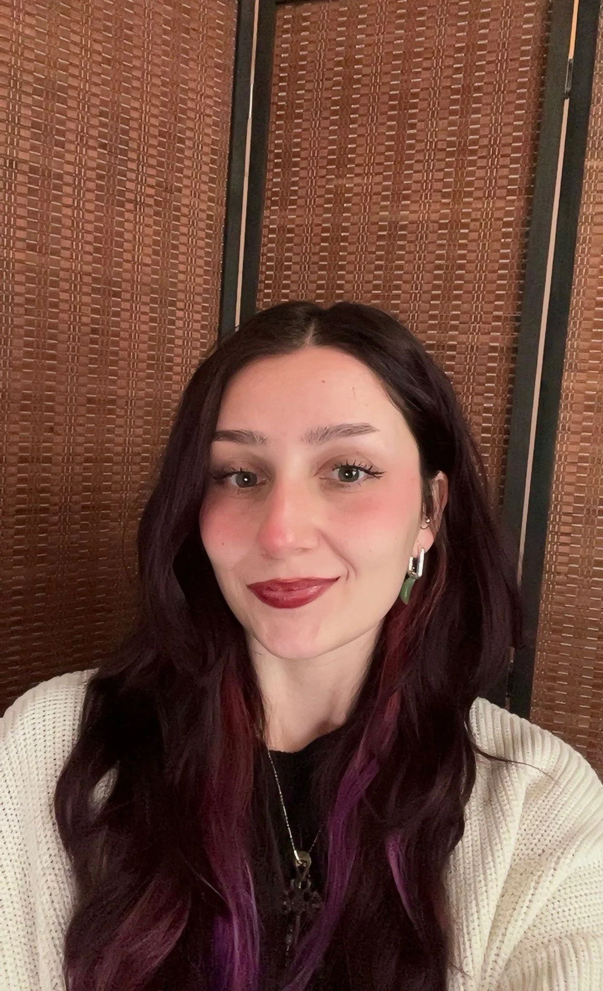 Young woman therapist who does virtual sessions for neurodivergent and lgbtqia+ in orlando florida 32825