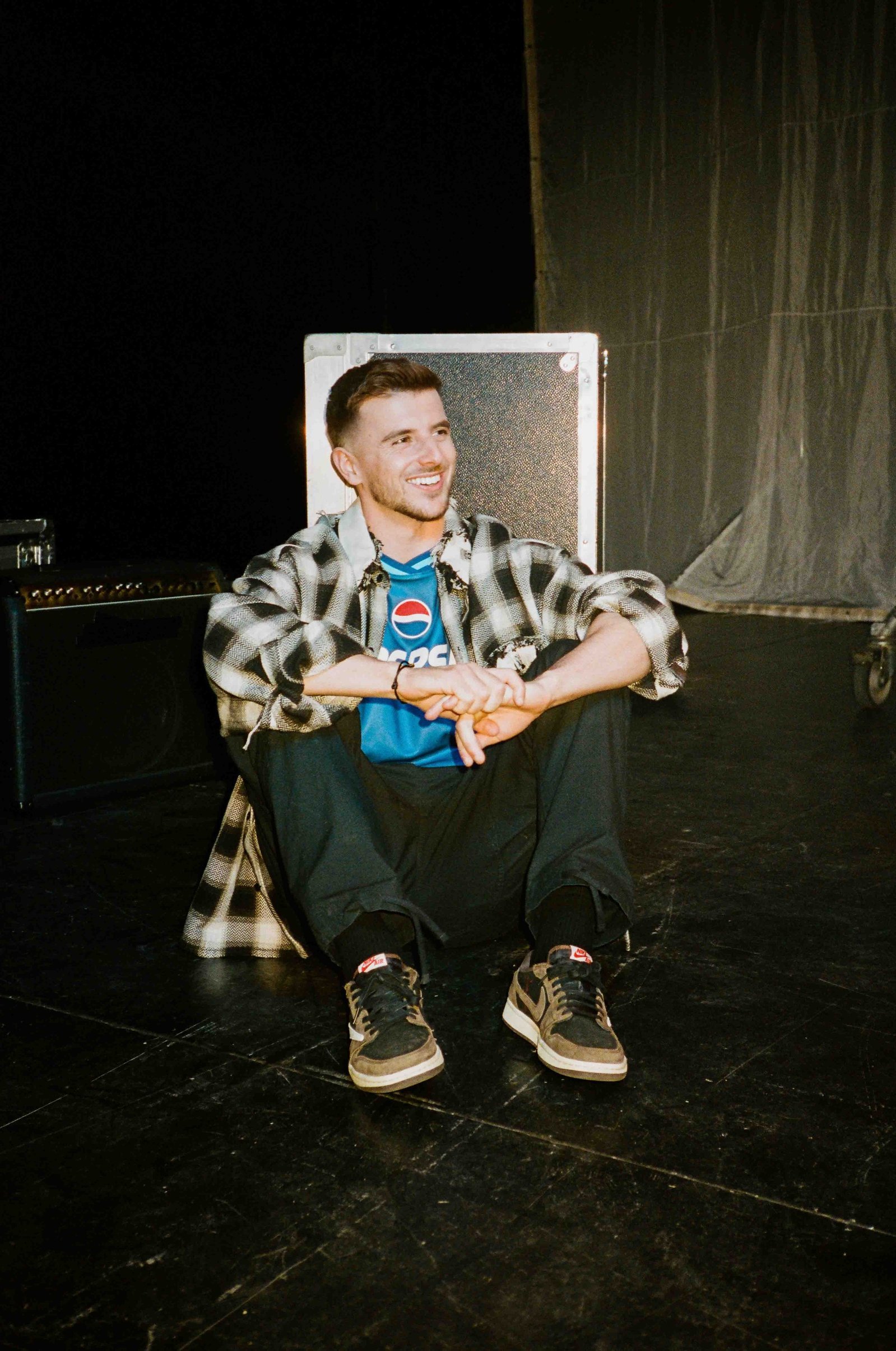 Mason_Mount_Charlie_Coleman_BTS_00.jpg