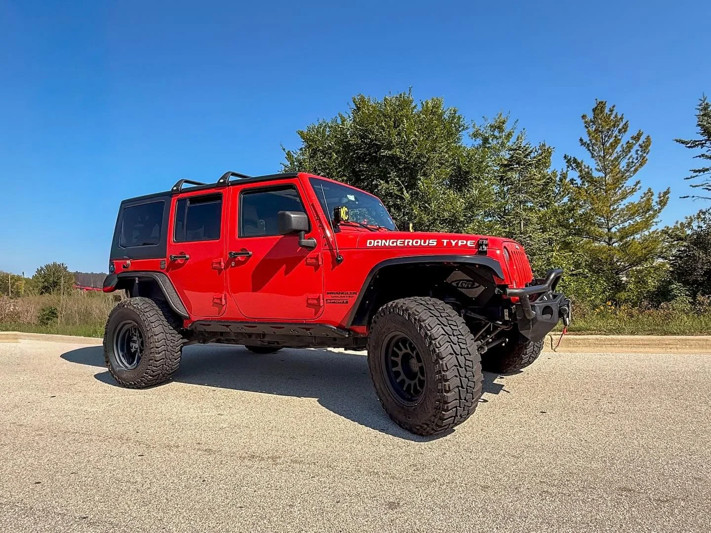 Another great day in my neck of the woods. I&rsquo;m working, but if you&rsquo;re not, make sure to get out and enjoy. 

🛠️My Build ⚒️
2015 Jeep JKU
💥@ Metalcloak 2.5 Inch Lift
💥@ Mickey Thompson Baja Tires
💥@ Black Rhino Wheels
💥@ Cargo Dog Sto