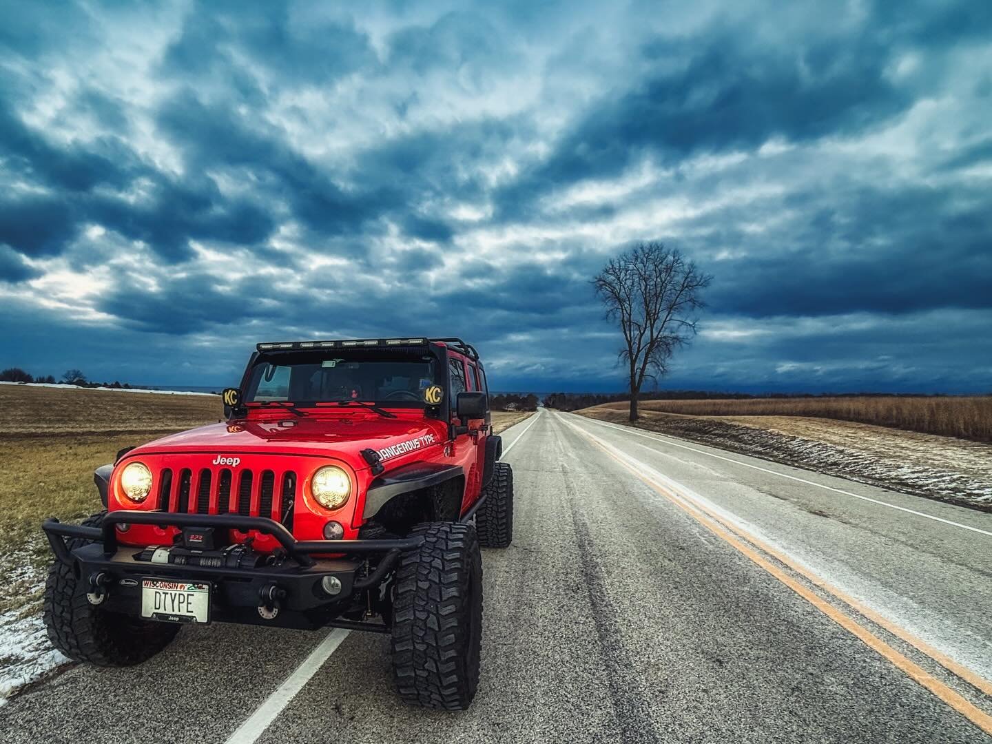 A bit warmer today, perfect for washing your rig and catching up on community vibes. The Milwaukee Jeep club, which I&rsquo;m proud to be part of, recently did a cheerful pass-in-review at the Children&rsquo;s Hospital for the kids. Jeeps were decora