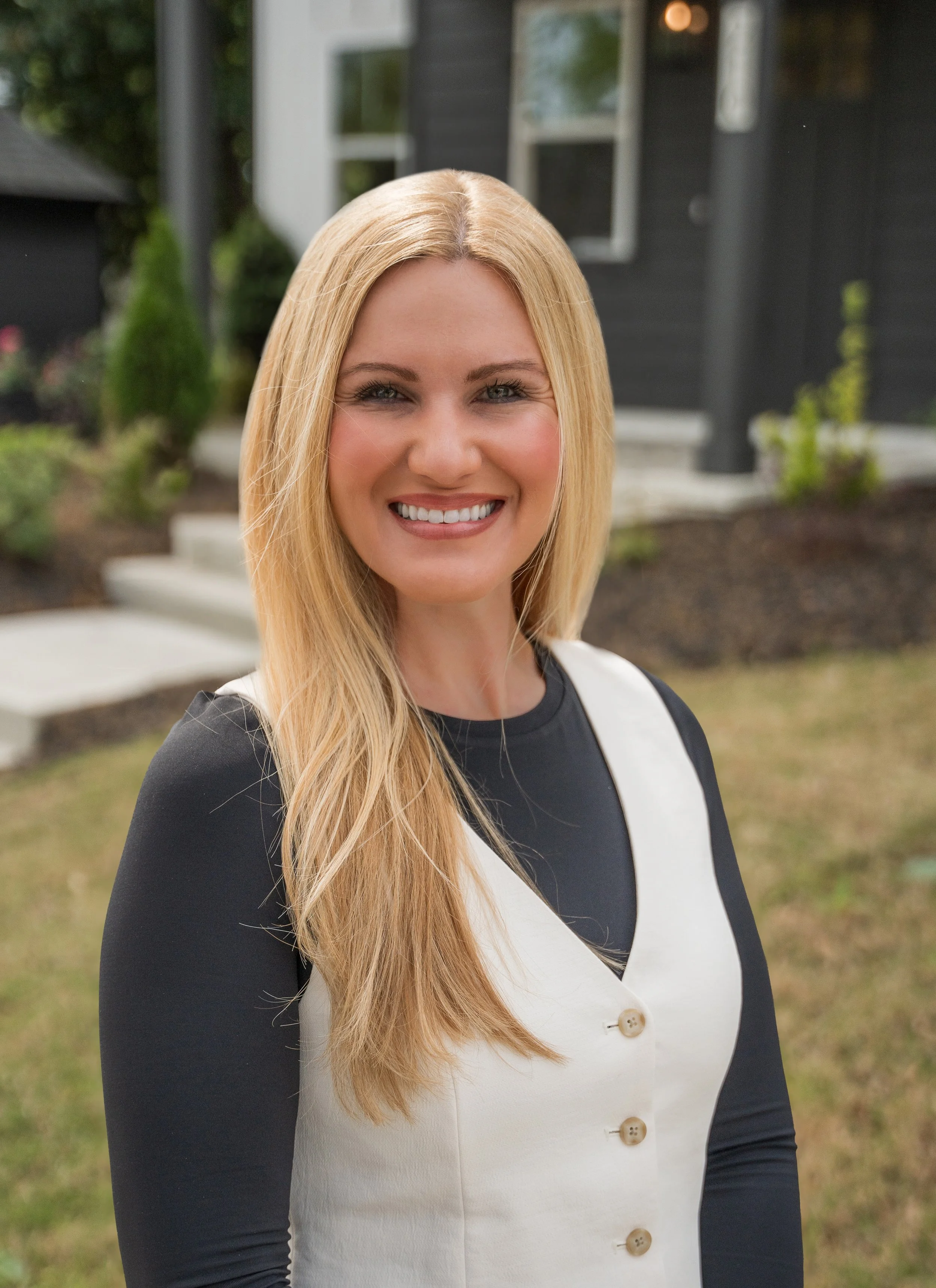 Abbie Crocker Allen, Affiliate Broker for HCB Realty, is here to help you buy, sell, or lease properties in Jackson, TN.