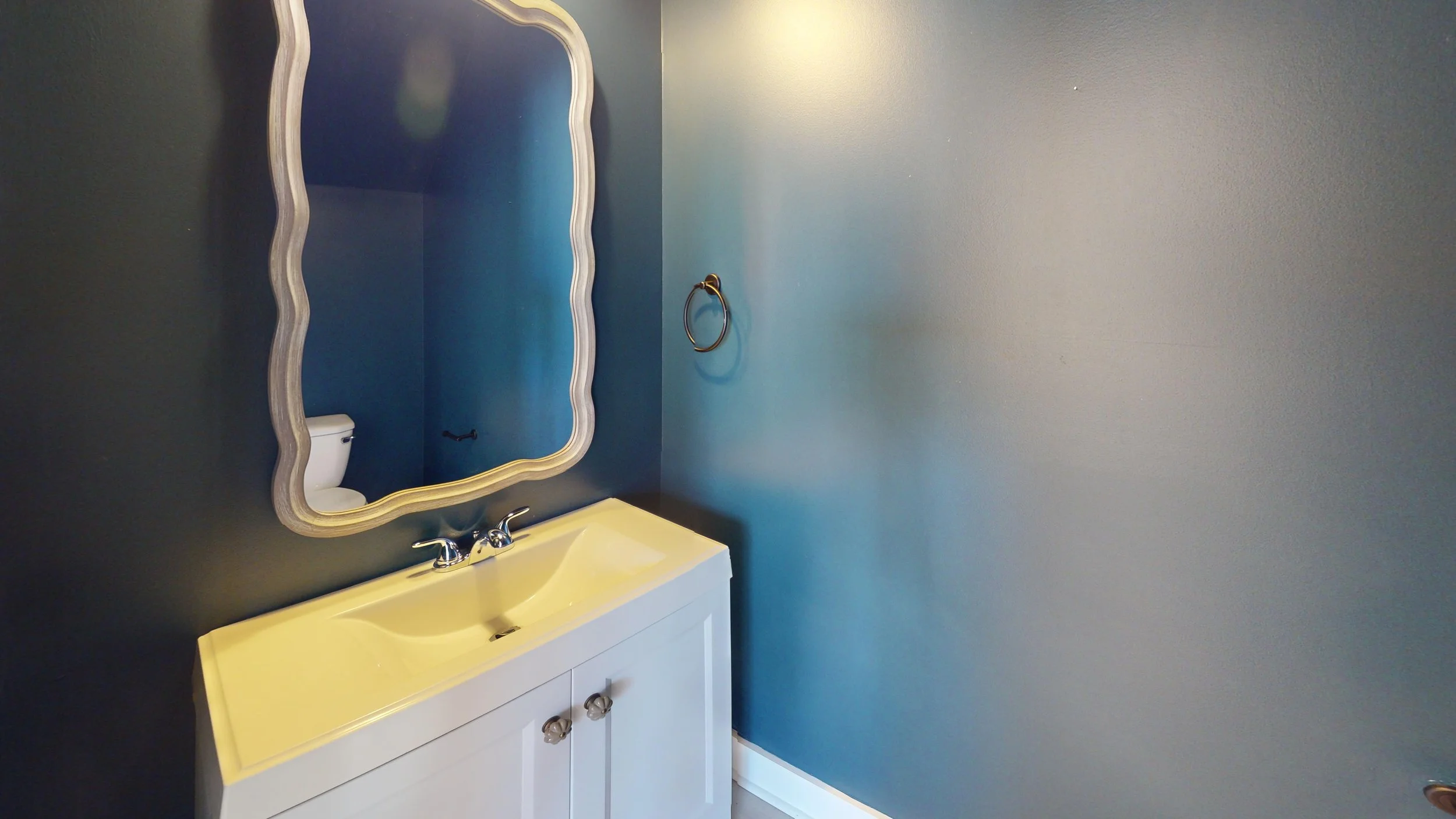 226-Morgan-St-Jackson-TN-Bathroom 2.jpg