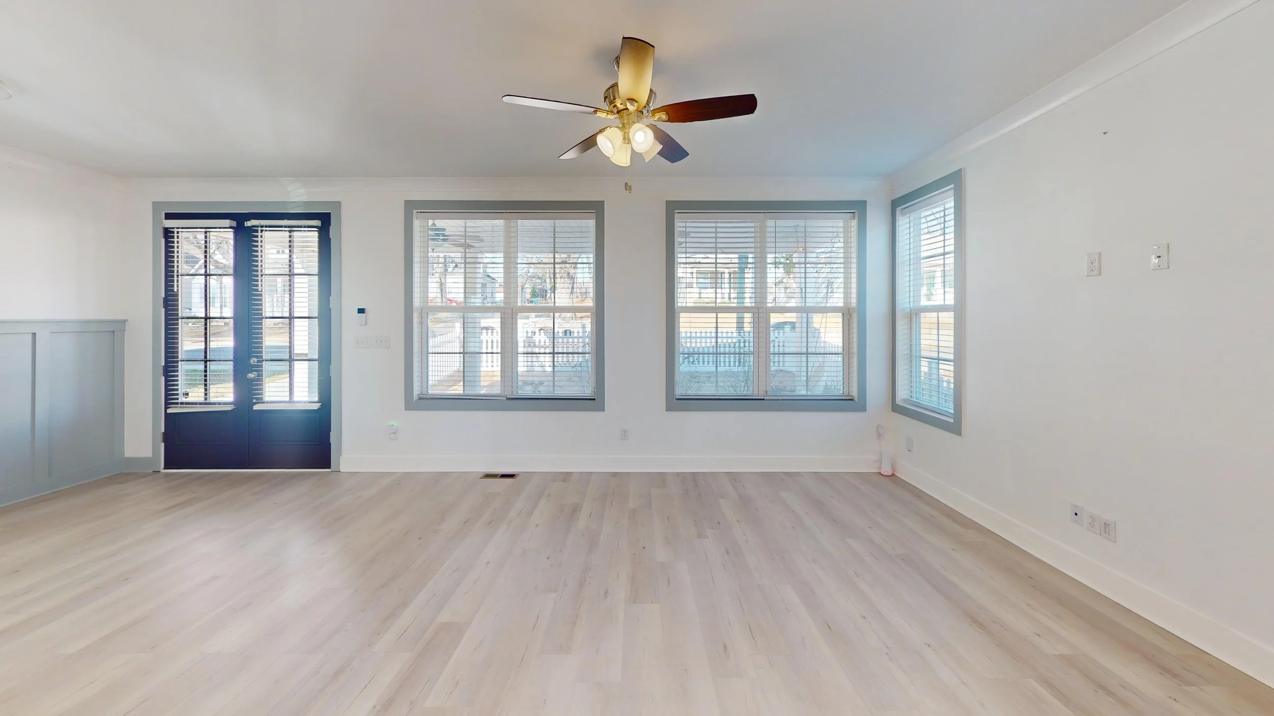 226-Morgan-St-Jackson-TN-Living-Room 1.jpg