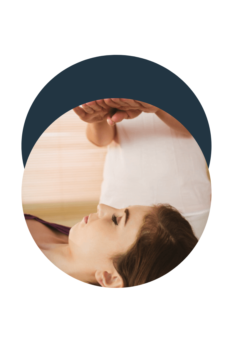 une séance de Reiki soulage les douleurs chroniques et la fatigue chronique, réduit le stress et l'anxiété