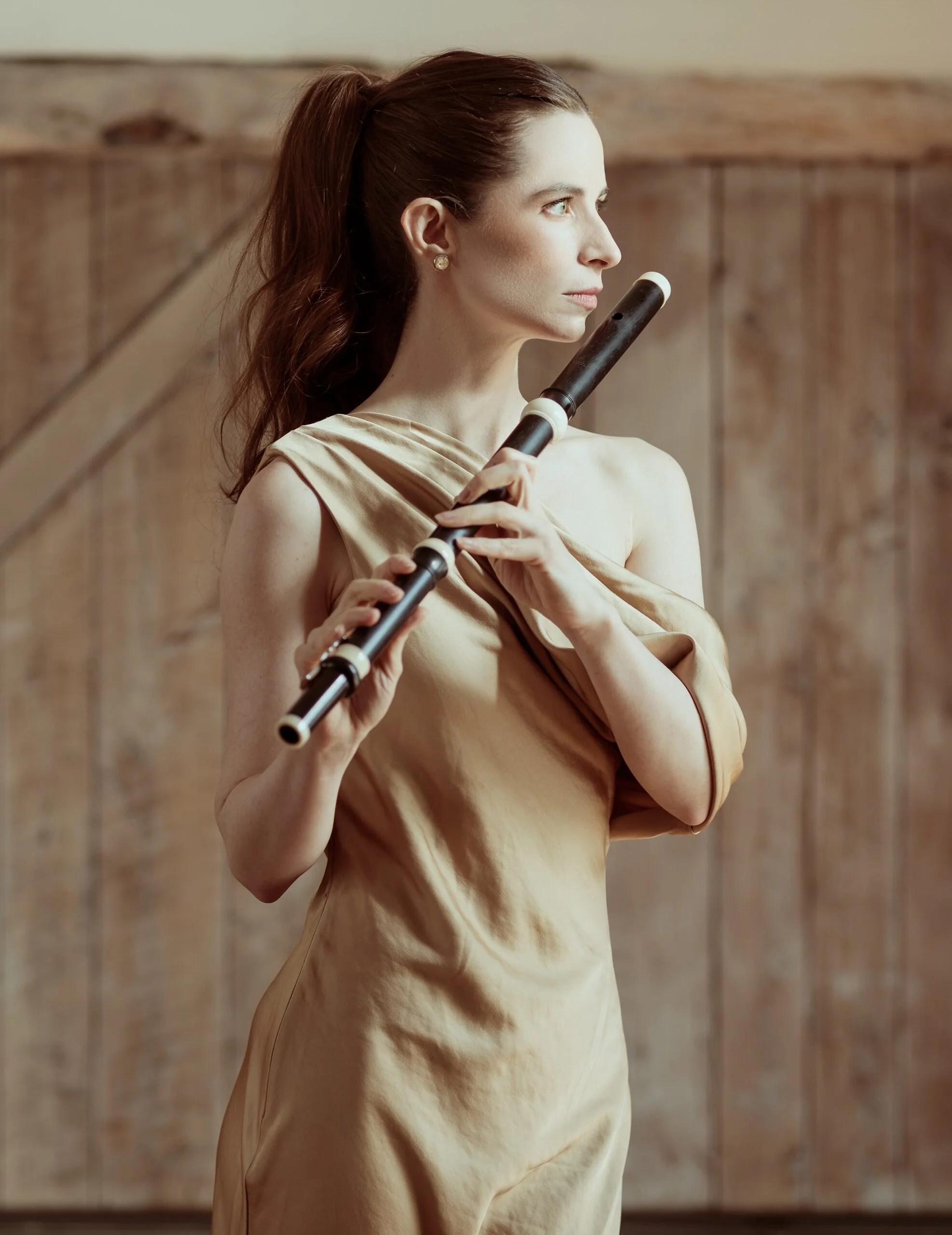 Emi-Ferguson_Gold_Baroque-Flute-03_PC-Fay-Fox-scaled.jpg
